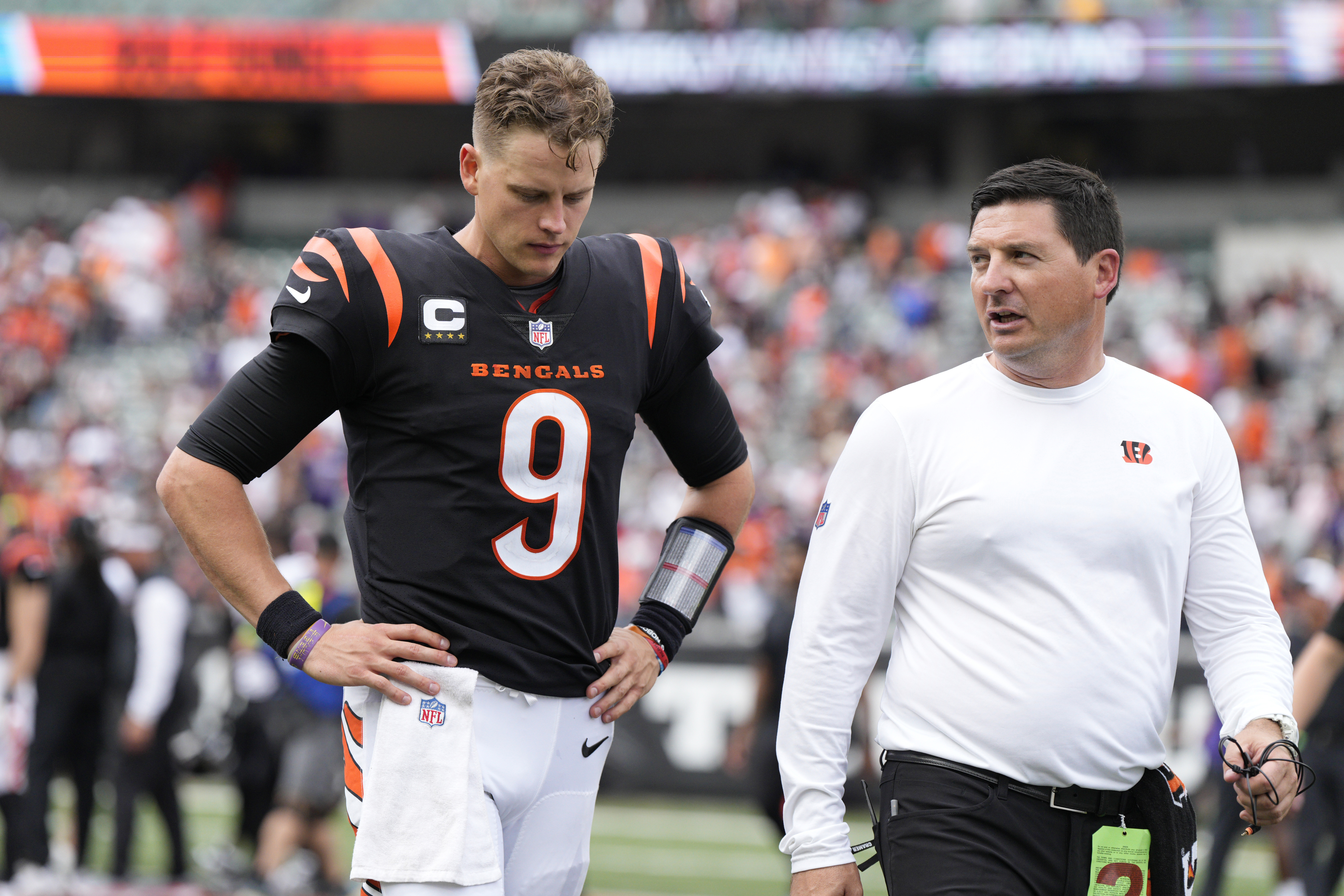 Bengals: Joe Burrow switches to protective helmets for 2023