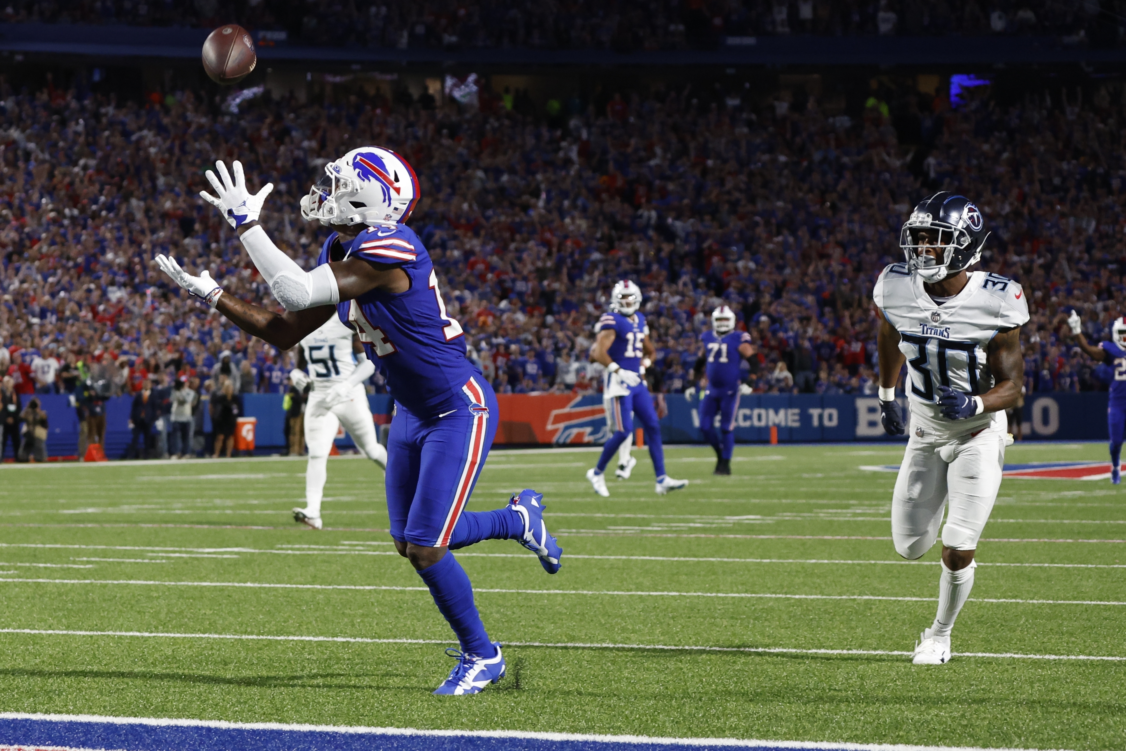 Stefon Diggs scores 3 TDs for Bills in 41-7 rout of Titans