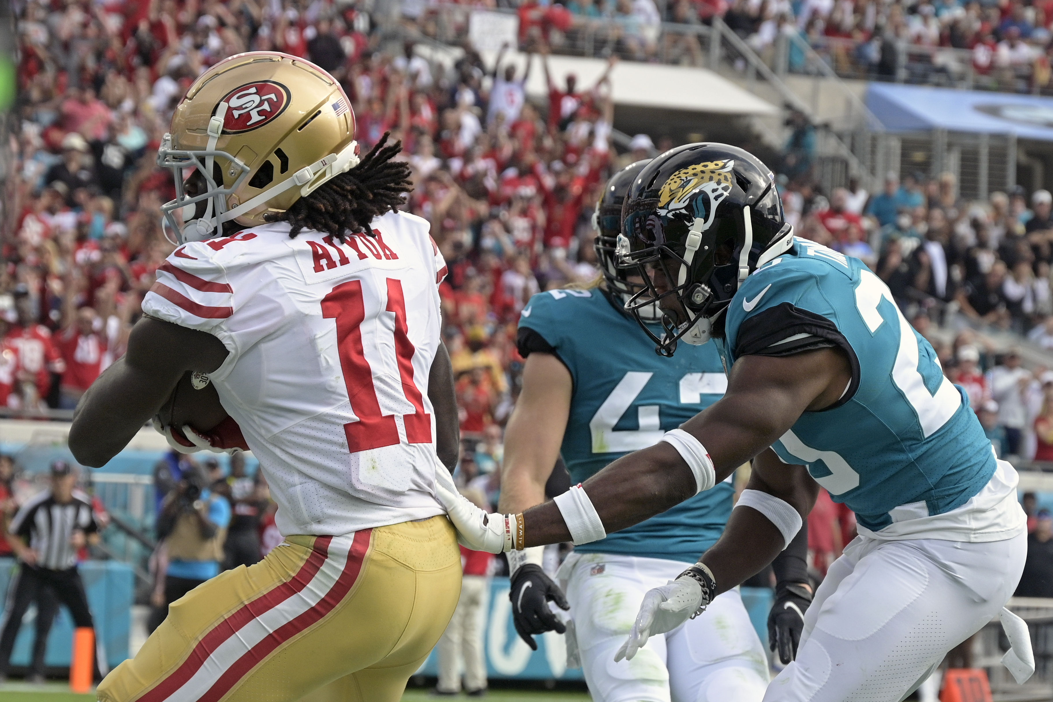 Jacksonville, FL, USA. 21st Nov, 2021. San Francisco 49ers wide receiver Jauan  Jennings (15) during 2nd half NFL football game between the San Francisco  49ers and the Jacksonville Jaguars. San Francisco defeated