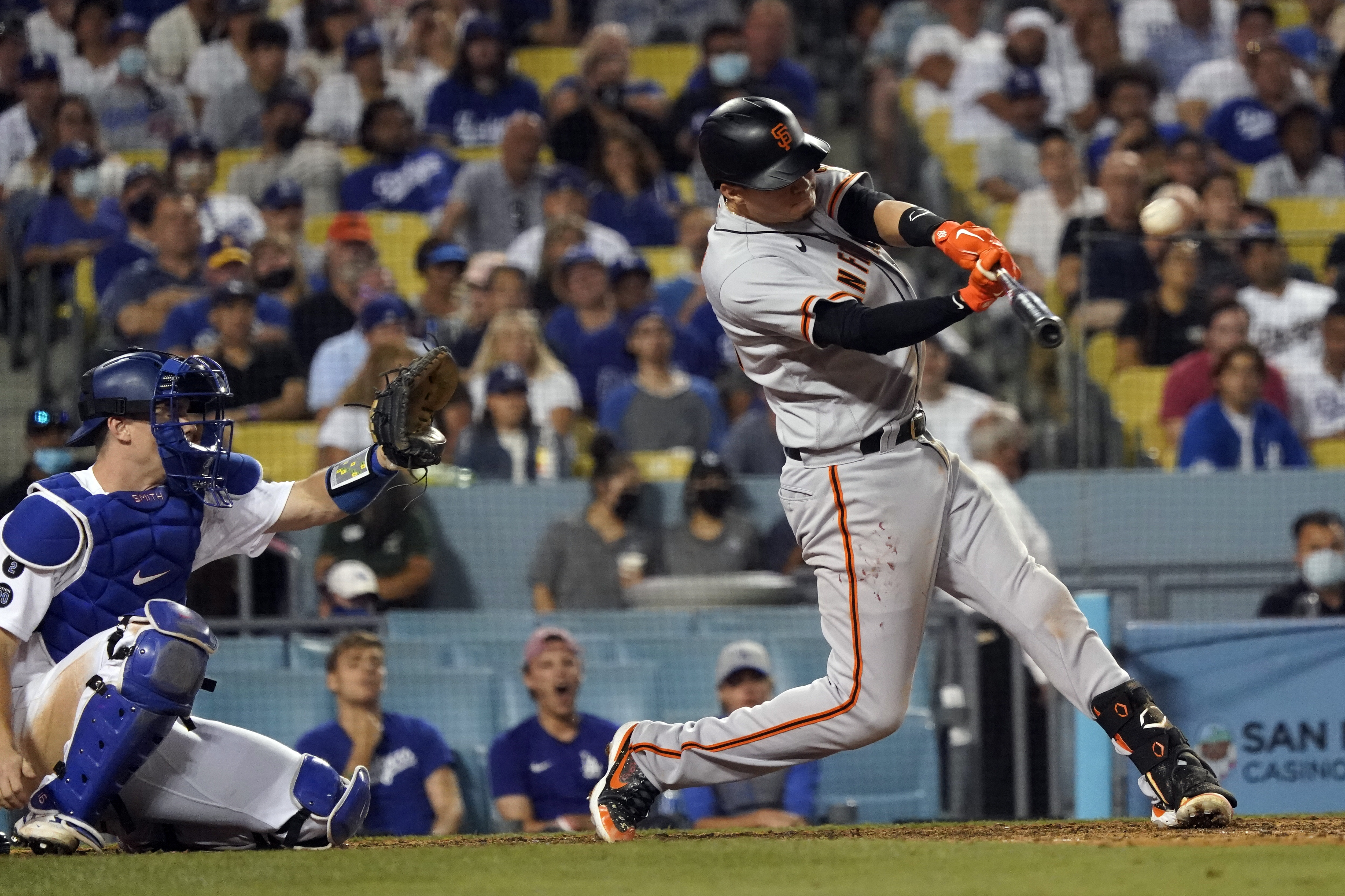 Pinch-hitter Austin Slater hits go-ahead 2-run homer in 6th