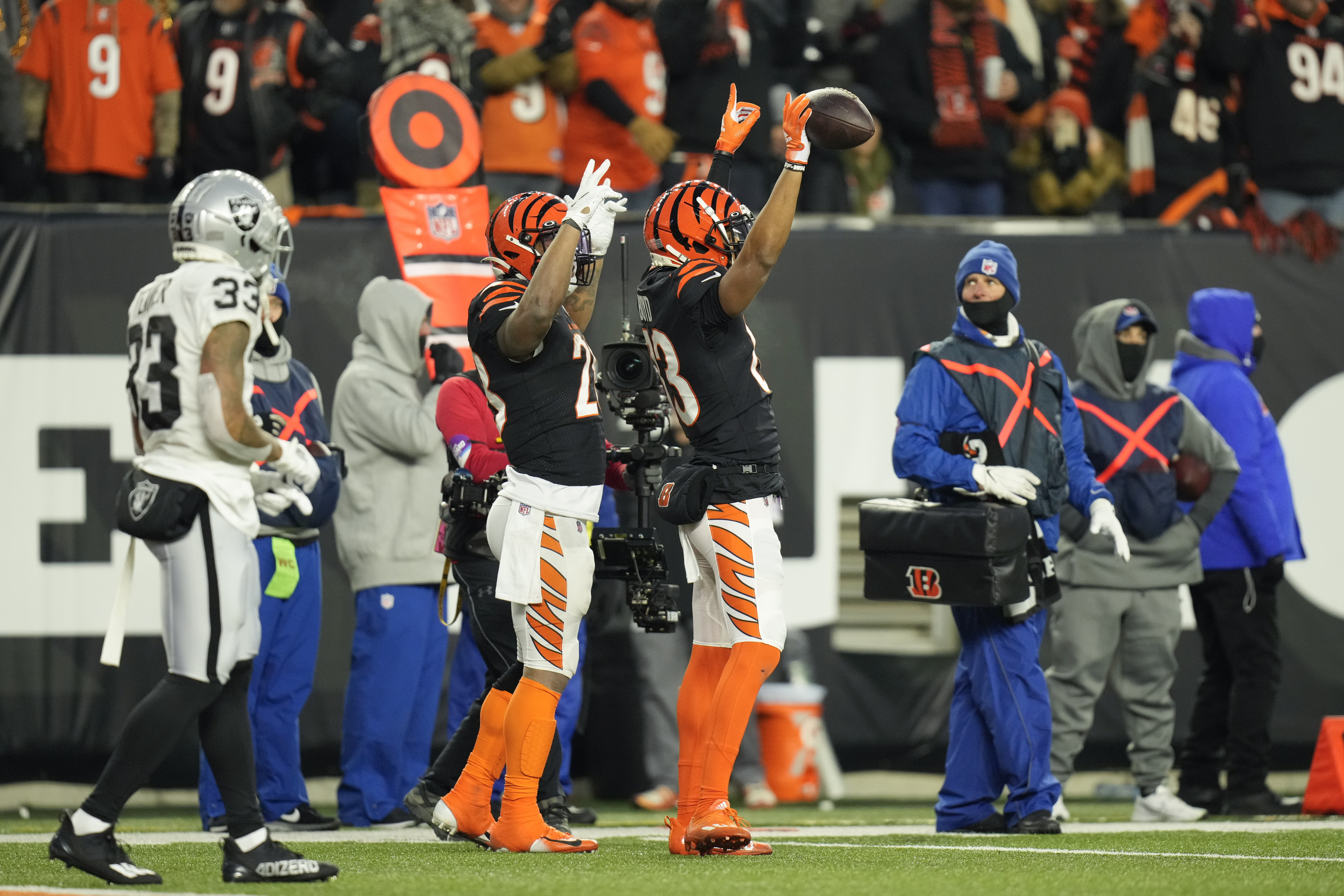 NFL Playoffs: Cincinnati Bengals beat Las Vegas Raiders 26-19