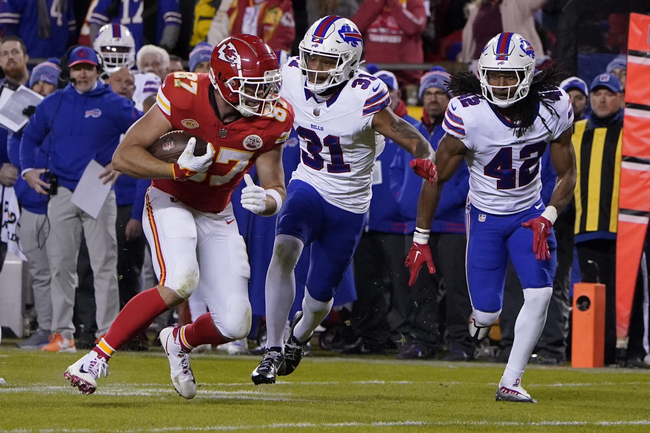 Bills get go-ahead field goal late, take advantage of Chiefs penalty to  hold on for 20-17 win