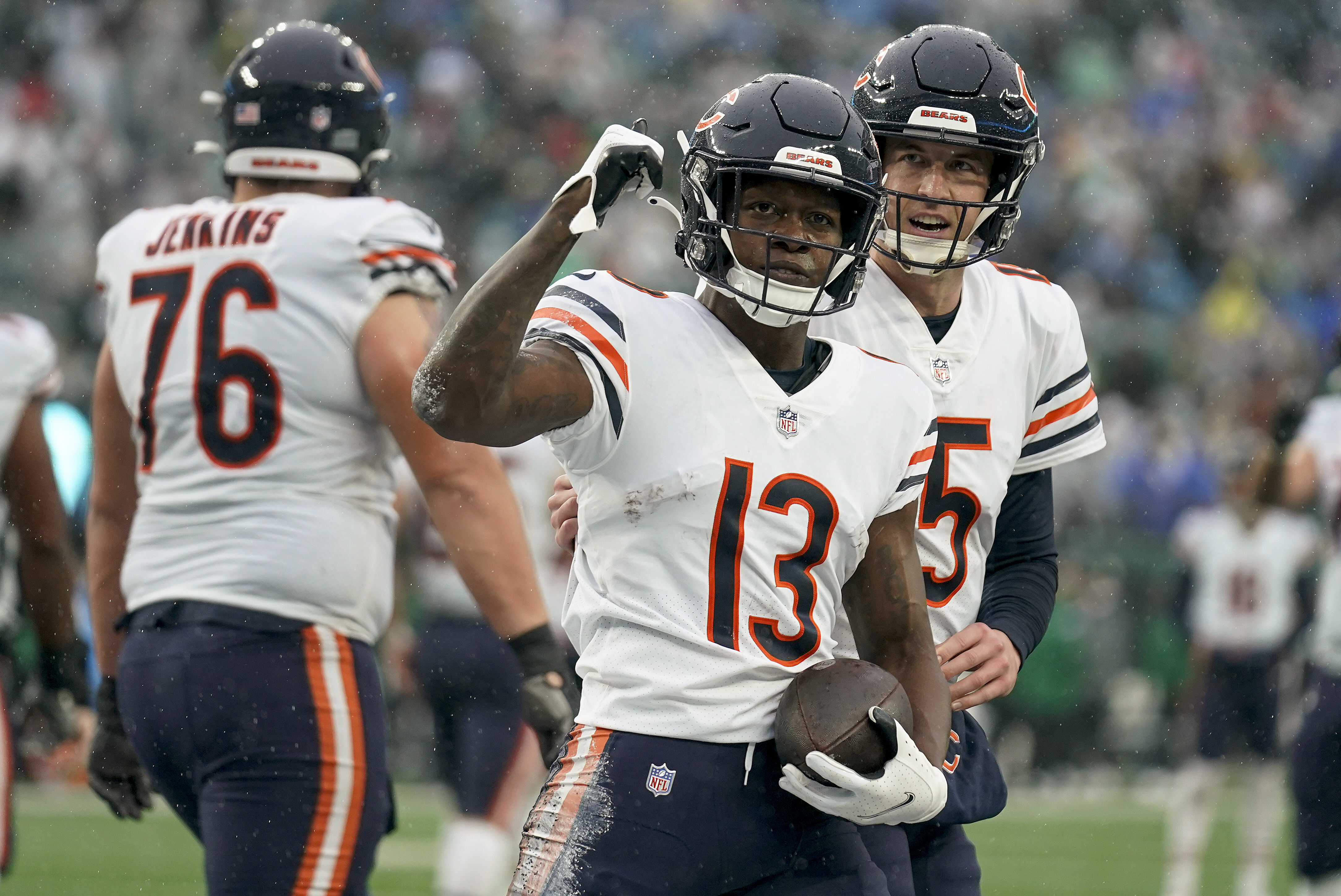 White throws 3 TD passes to lead Jets past Bears