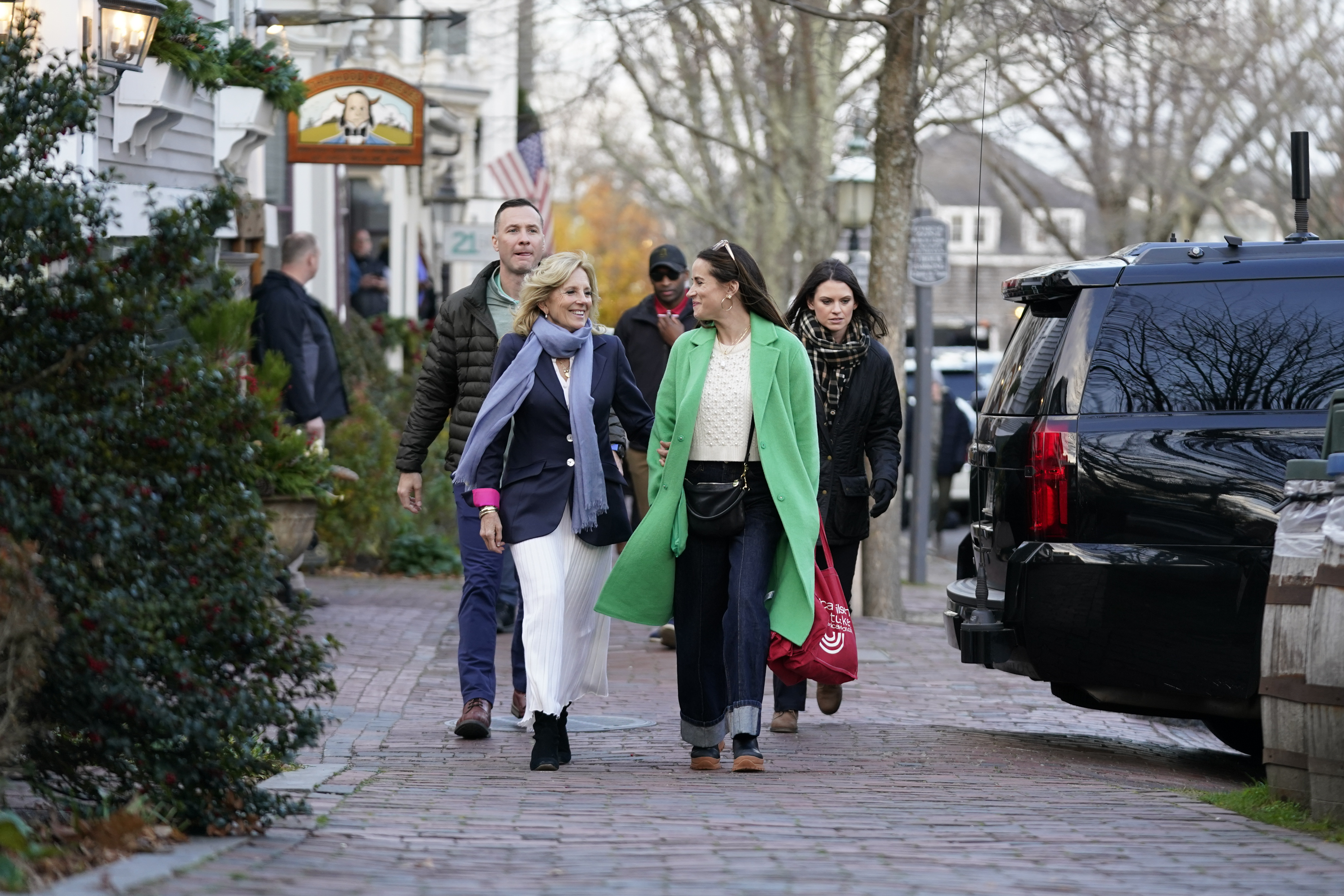 Family lunch, some shopping, a Christmas tree lighting: President