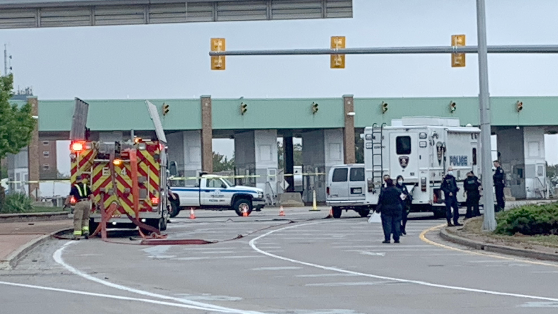 travel between us canada reopens at ambassador bridge following explosives threat