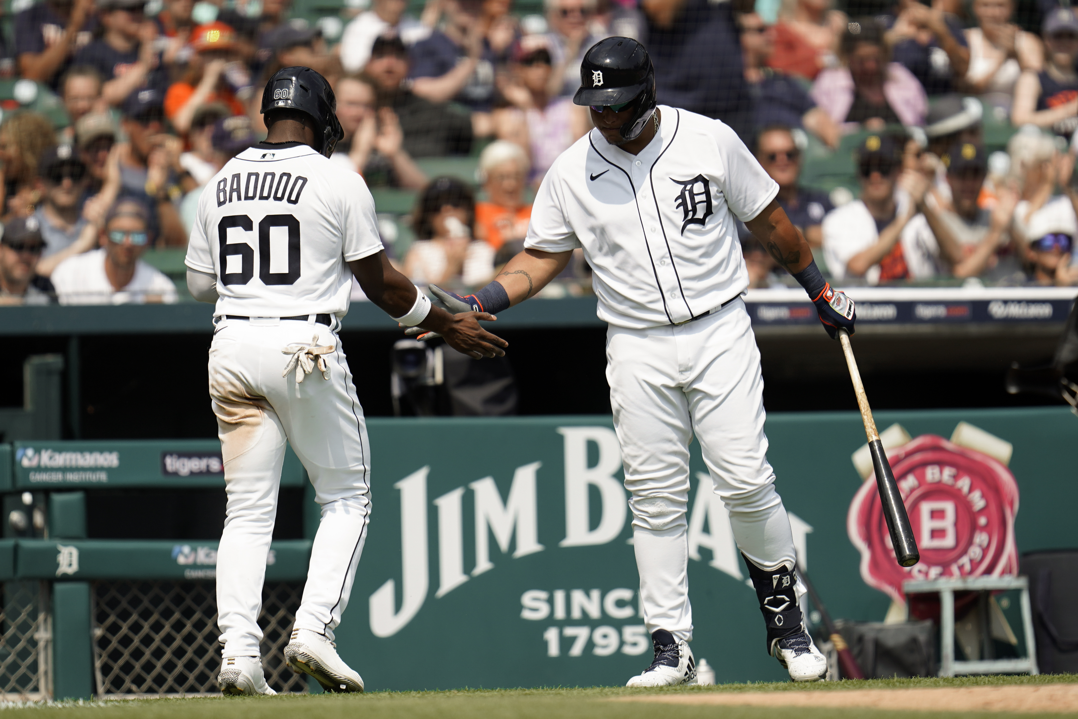 Detroit Tigers head to Cleveland with eyes on second place (yes