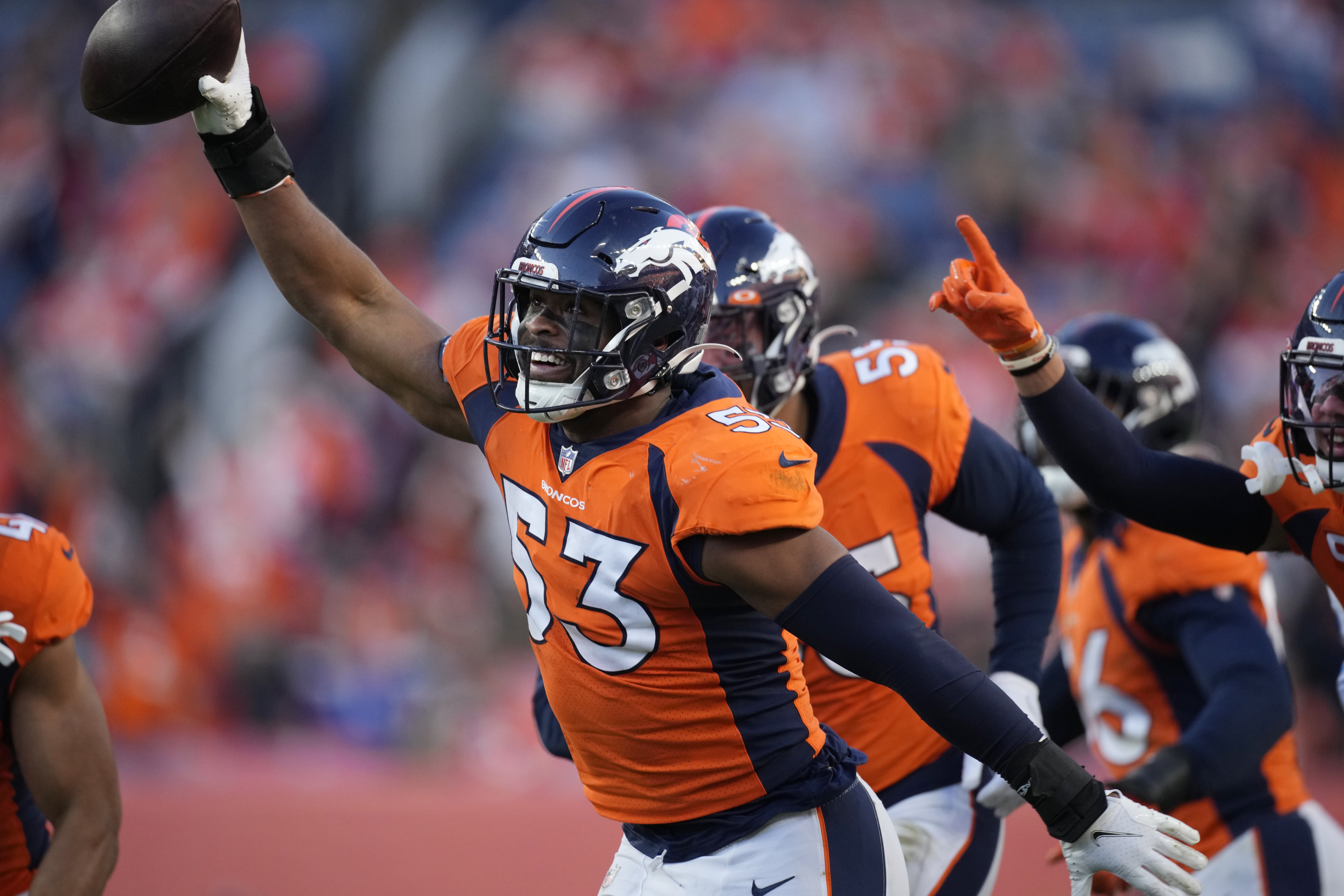 Cover 4: Broncos honor Demaryius Thomas, earn 38-10 win over Lions