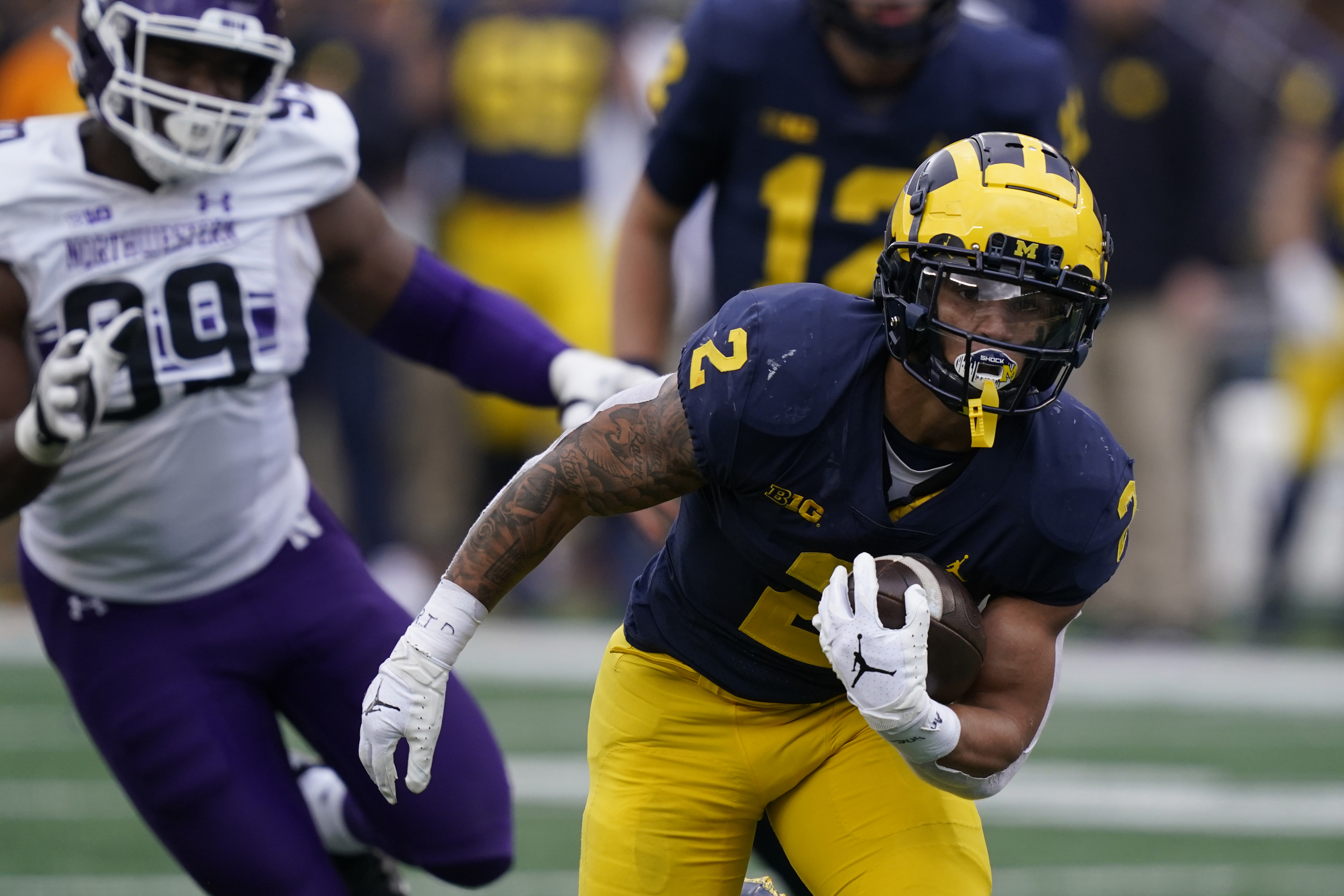 No. 6 Michigan tops Northwestern 33 7 Michigan State next