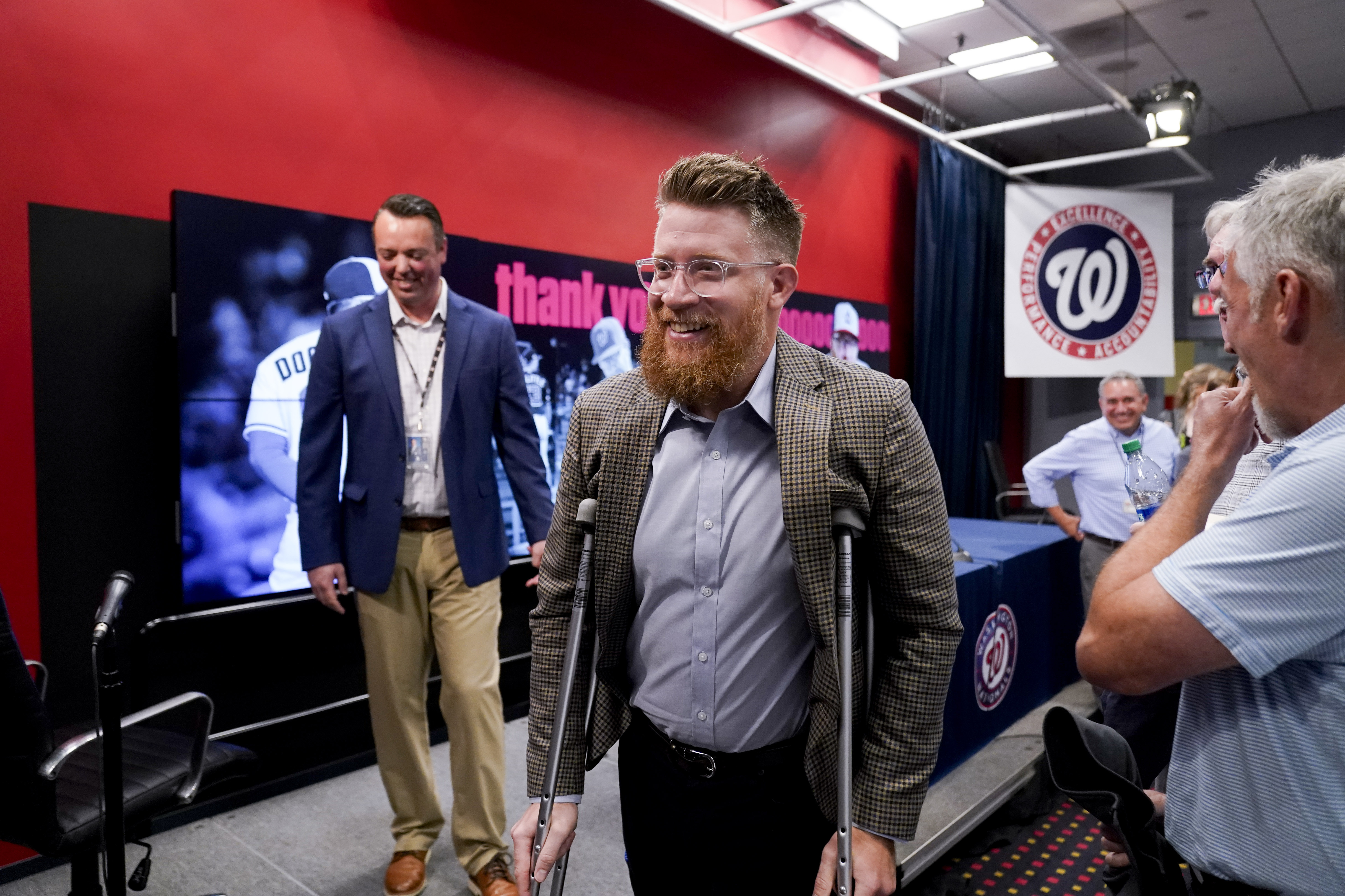 Ex-Nats reliever Sean Doolittle exits after '11 incredible seasons' - ESPN