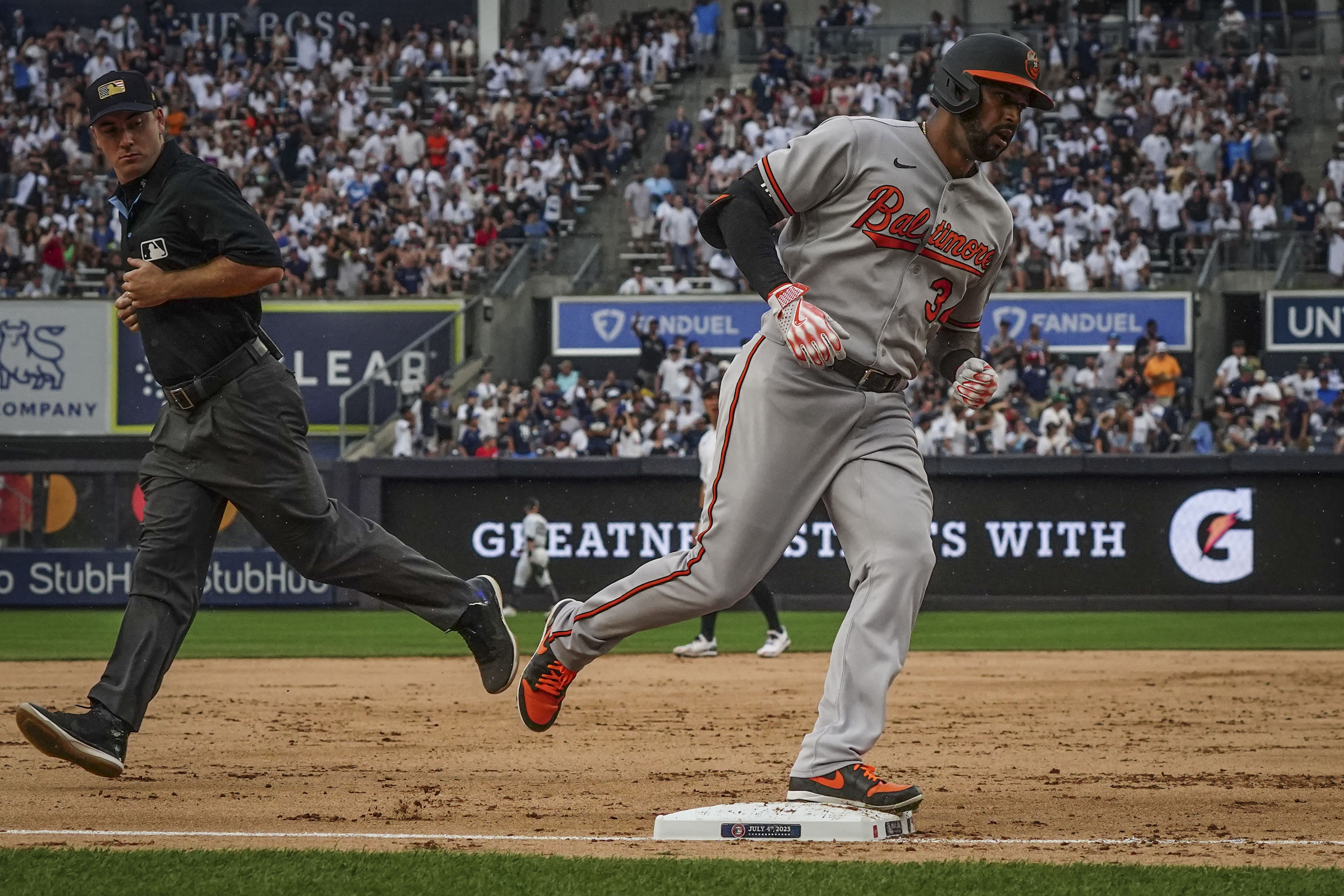 Harrison Bader's 8th inning homer gives Yankees win over Orioles