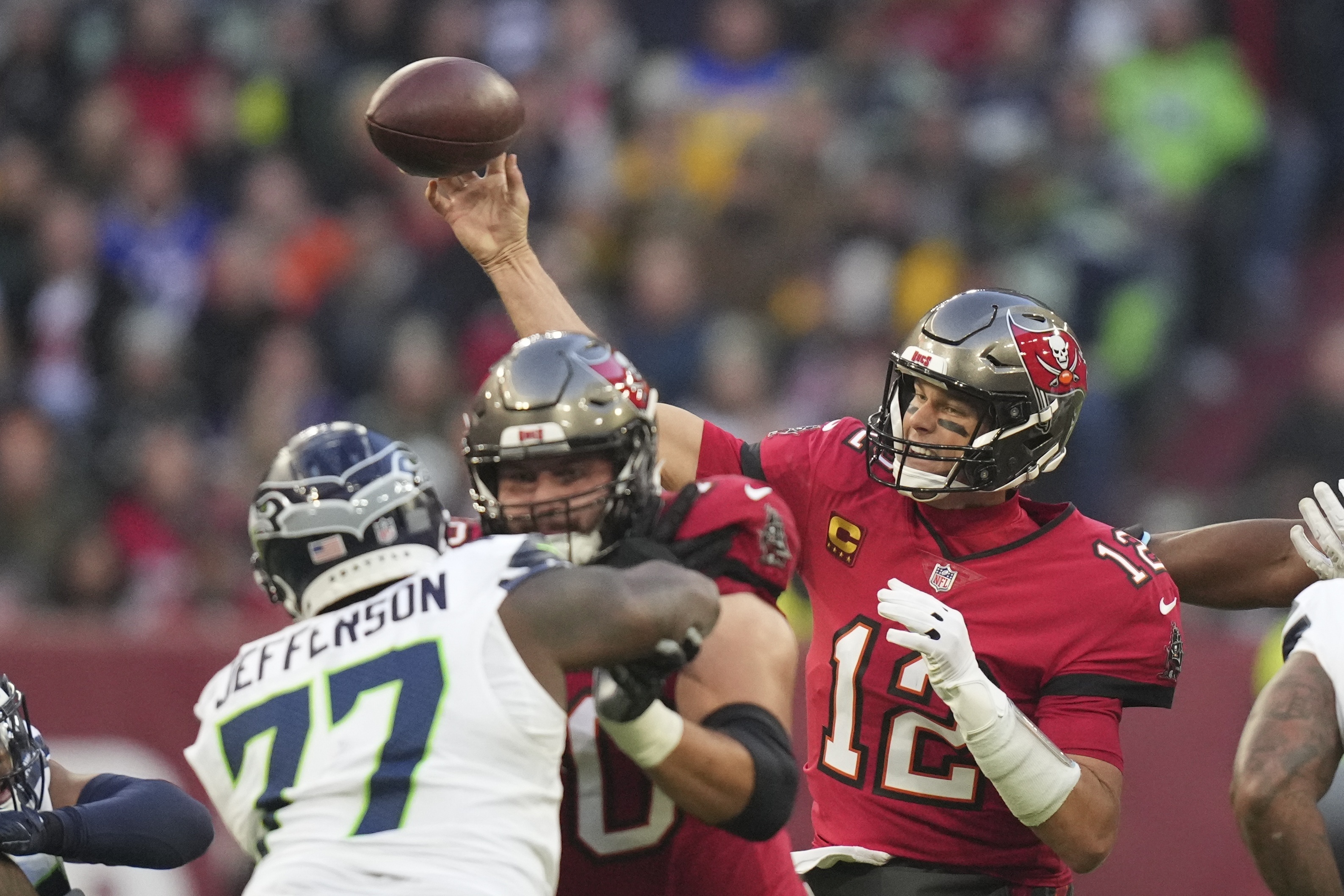 Bucs, Seahawks clash in 1st regular-season game in Germany - The