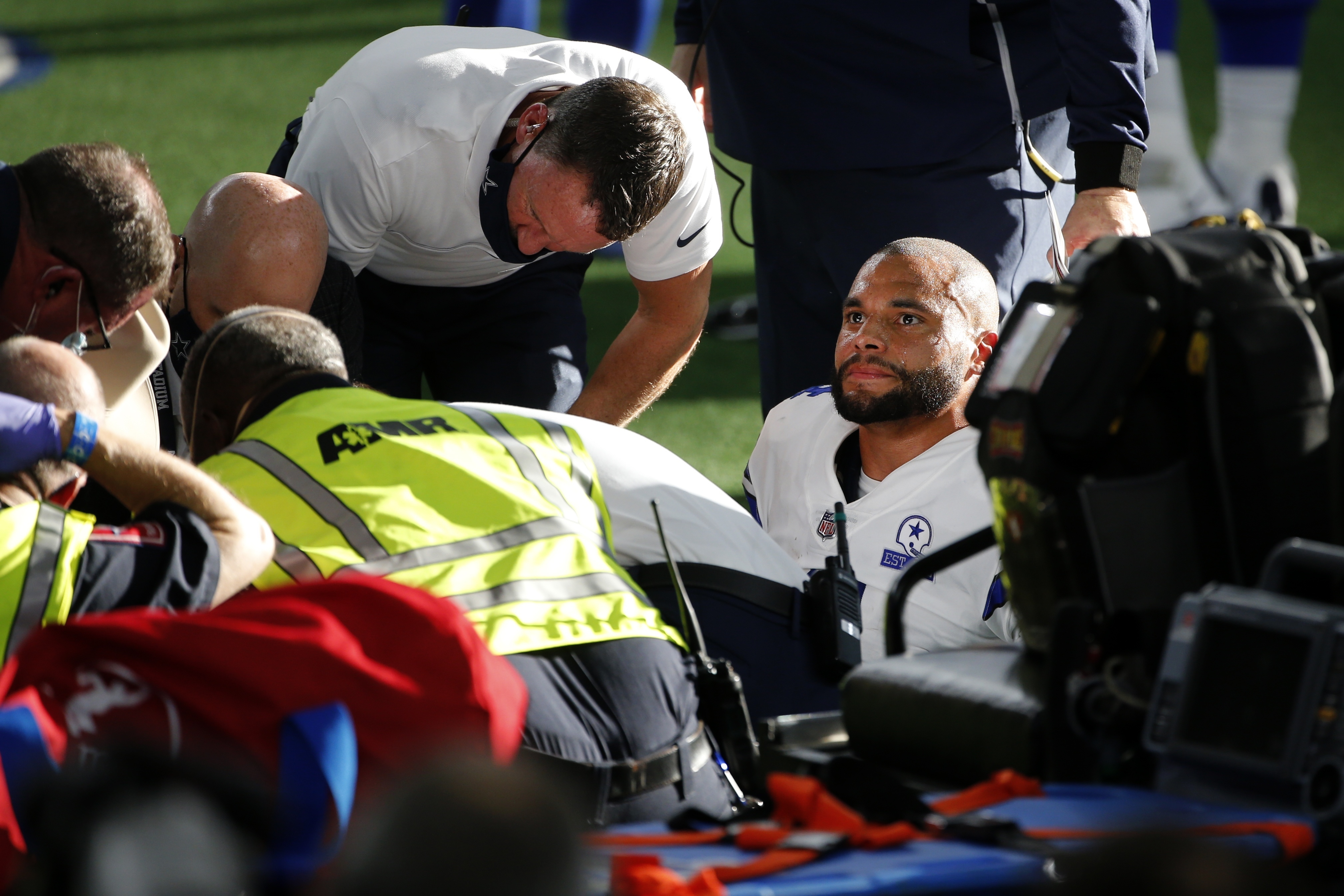 Dallas Cowboys' Dak Prescott carted off with leg injury 