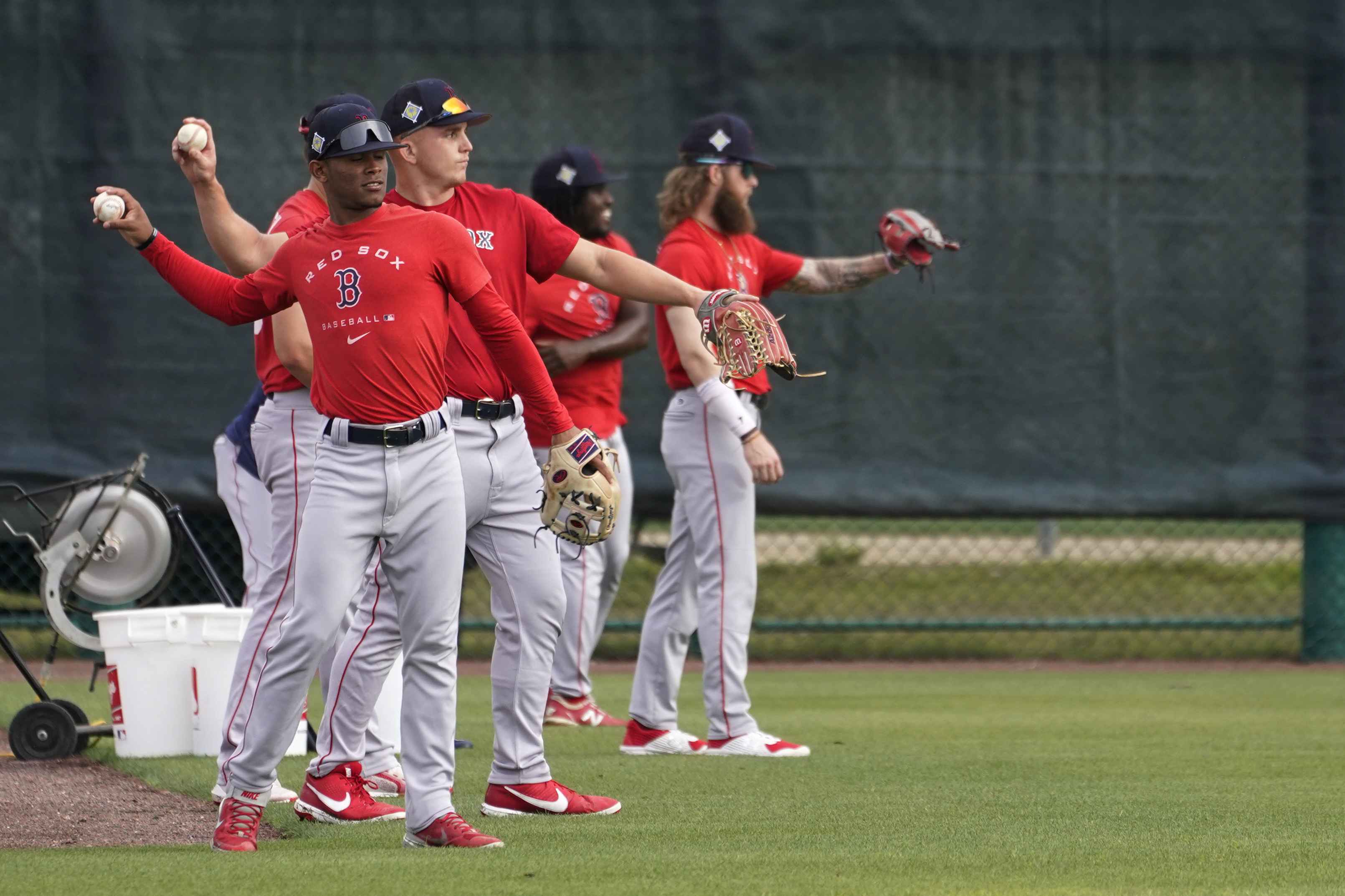 Chris Sale injury: Boston Red Sox lefty has stress fracture in right rib  cage, won't be ready for start of 2022 season 