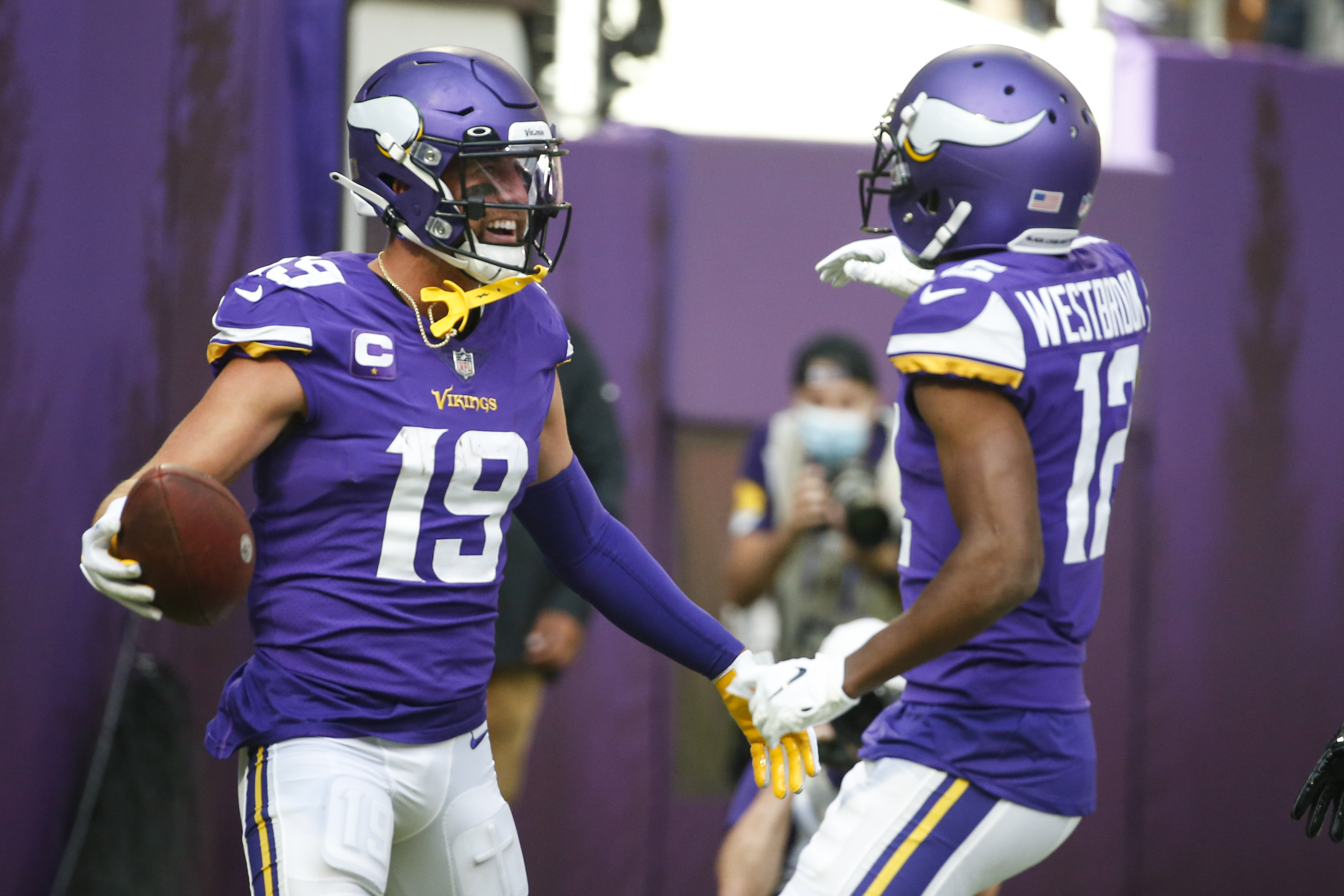 Adam Thielen misses another game; rookie wideout Ihmer Smith-Marsette  catches first TD pass