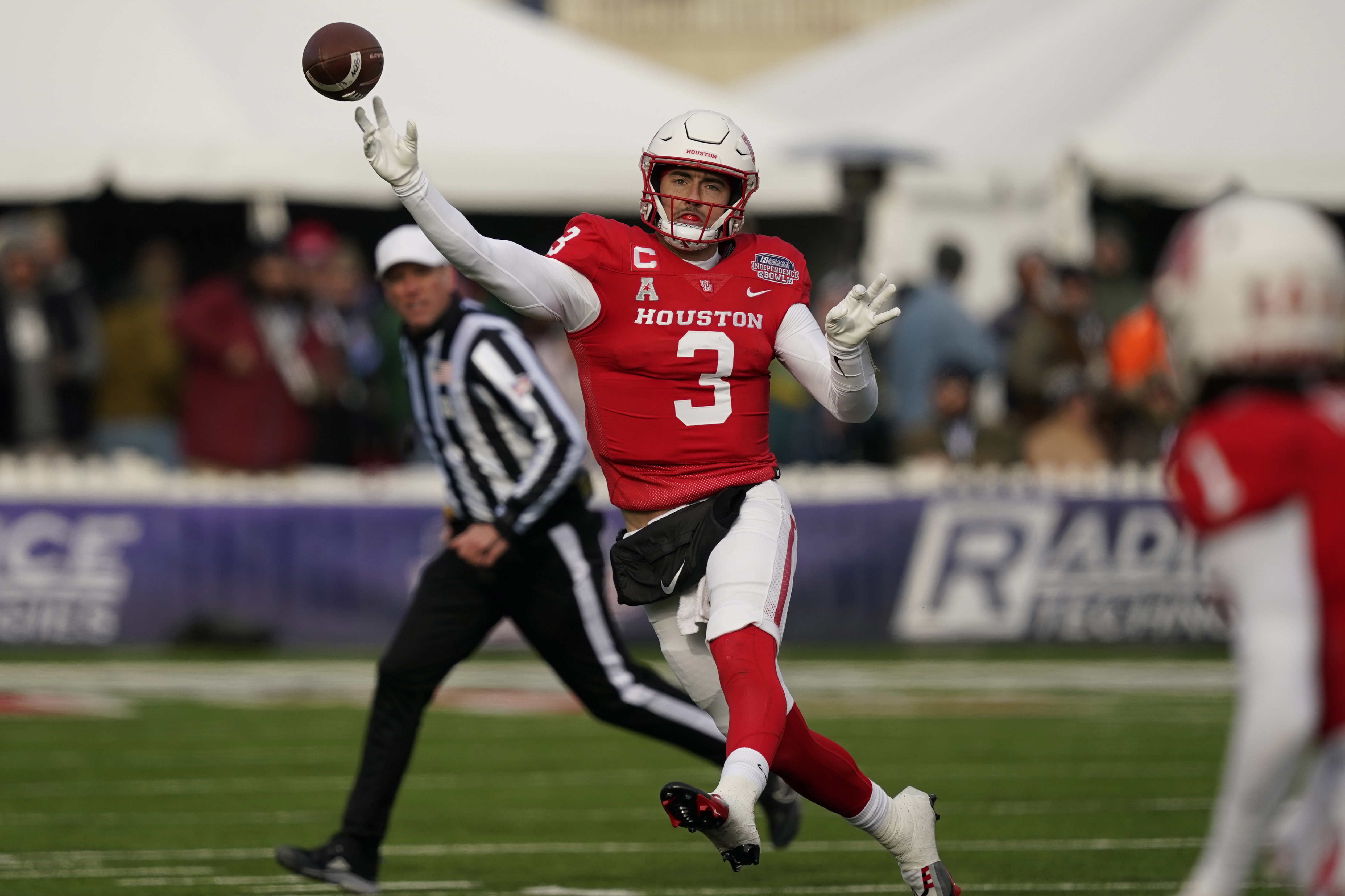 Cleveland Browns will meet with quarterback Clayton Tune ahead of