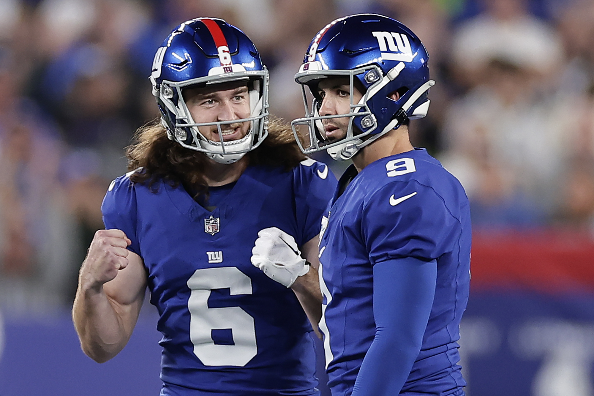 Seattle Seahawks 24-3 New York Giants: Daniel Jones sacked 11 times as  Devon Witherspoon scores 97-yard pick-six, NFL News