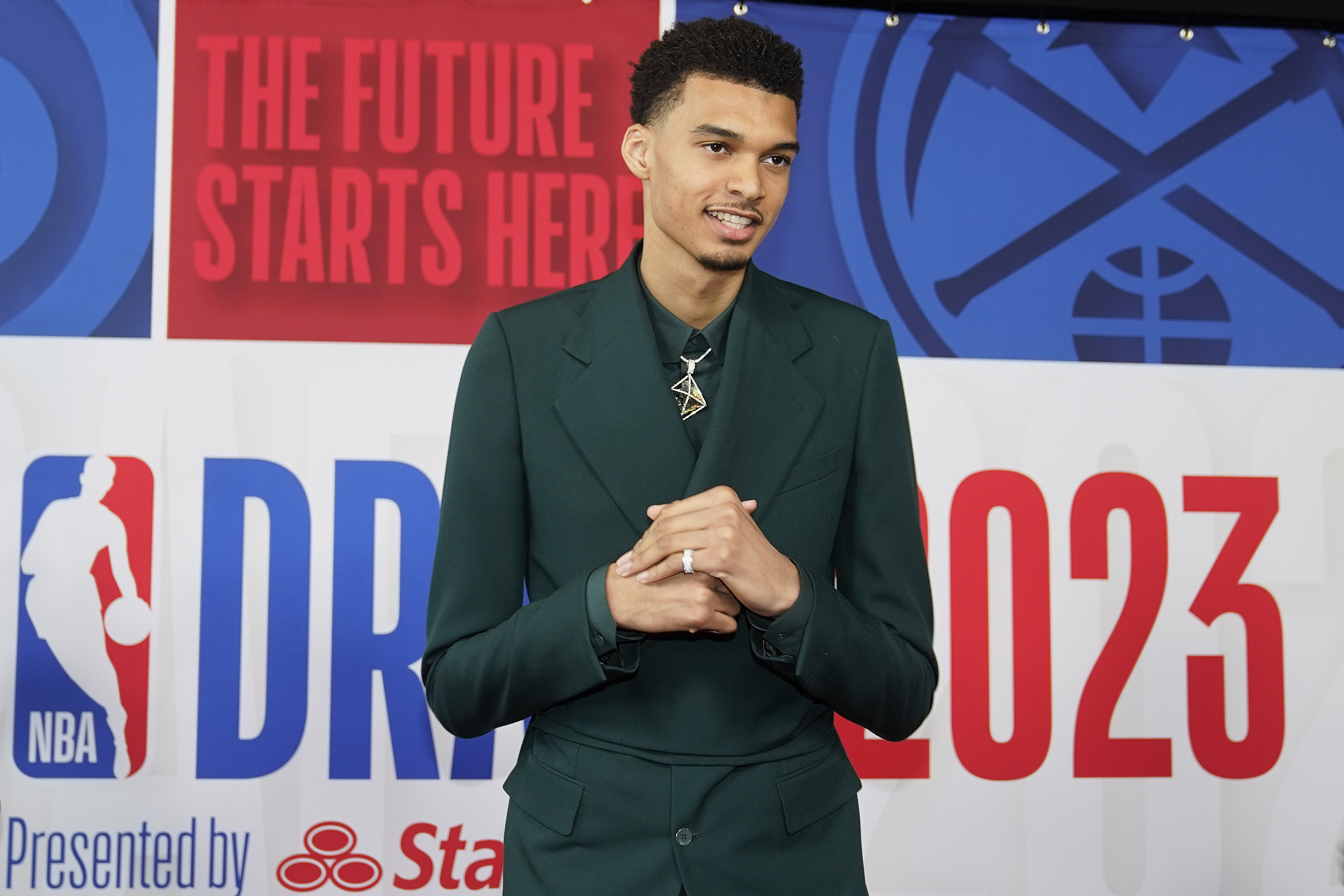 Spurs come out on top of NBA draft lottery, Pistons get 5th pick – The  Oakland Press