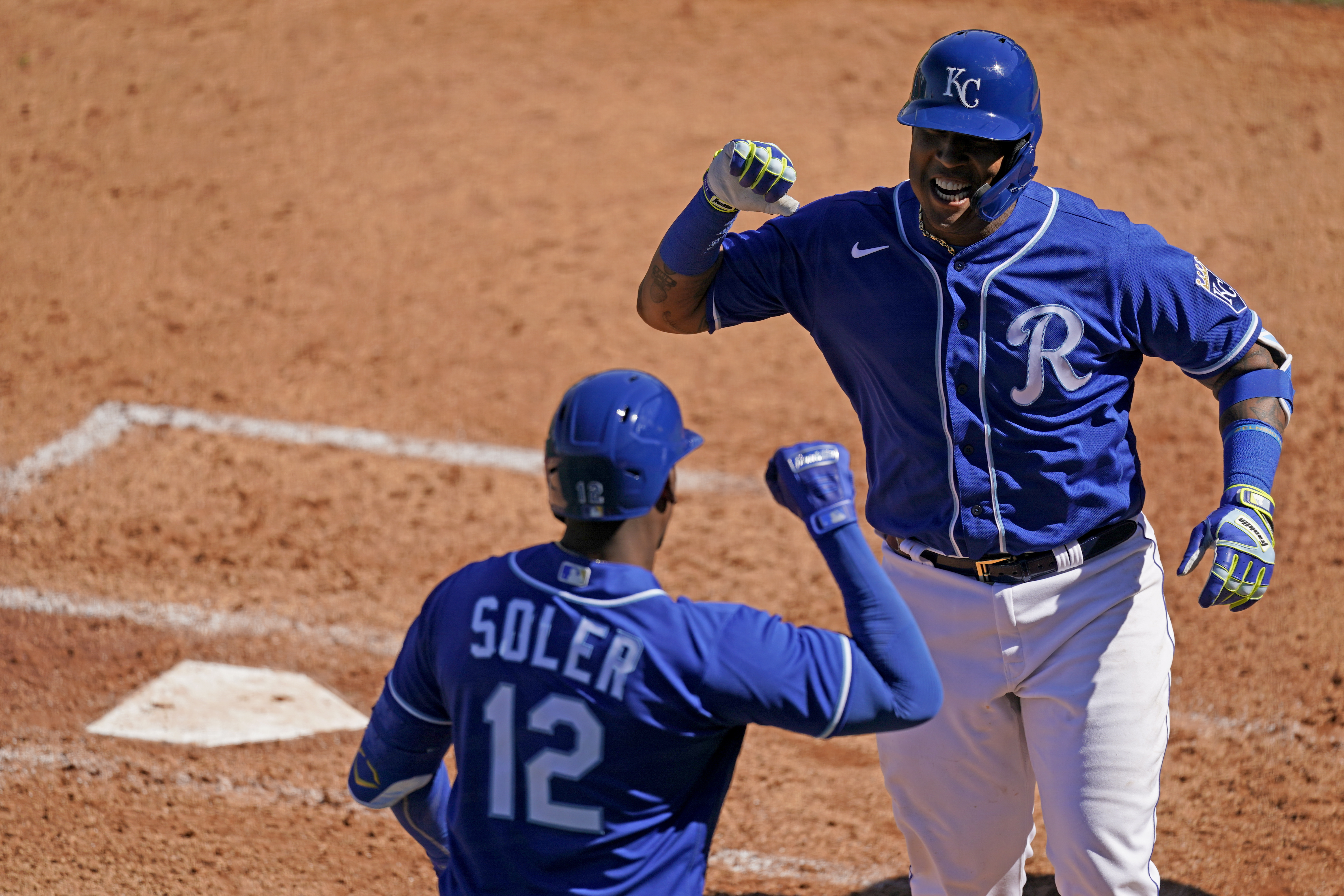 Royals catcher Salvador Perez wins fourth Silver Slugger