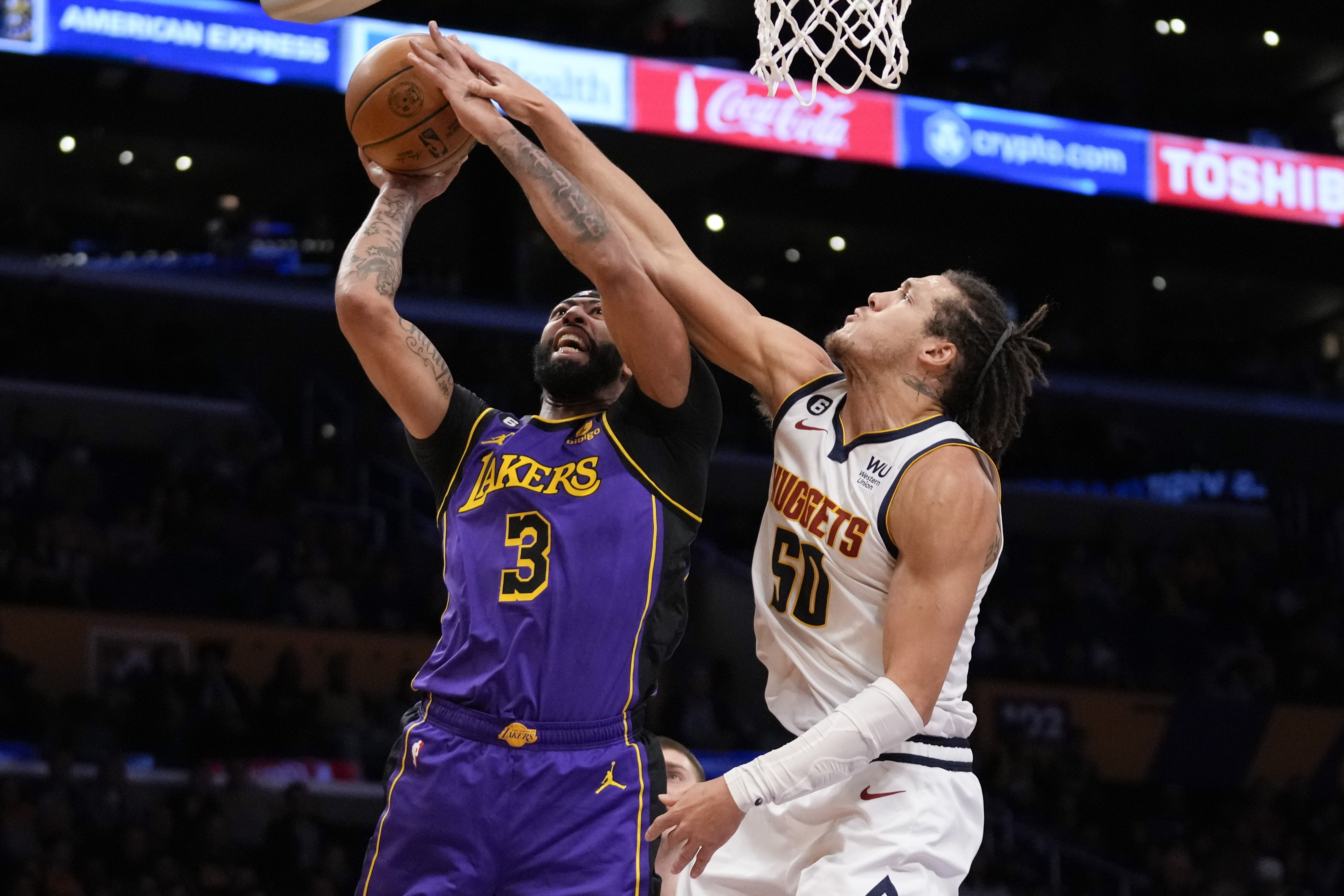 AP source: Lakers' Davis has foot injury, set to miss weeks