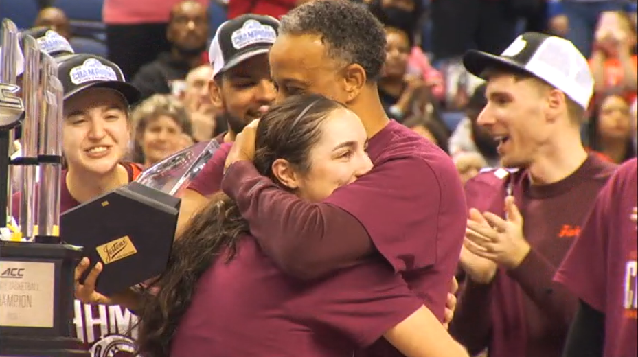 UofL WBB Senior Spotlight: Chrislyn Carr – Cardinal Sports Zone