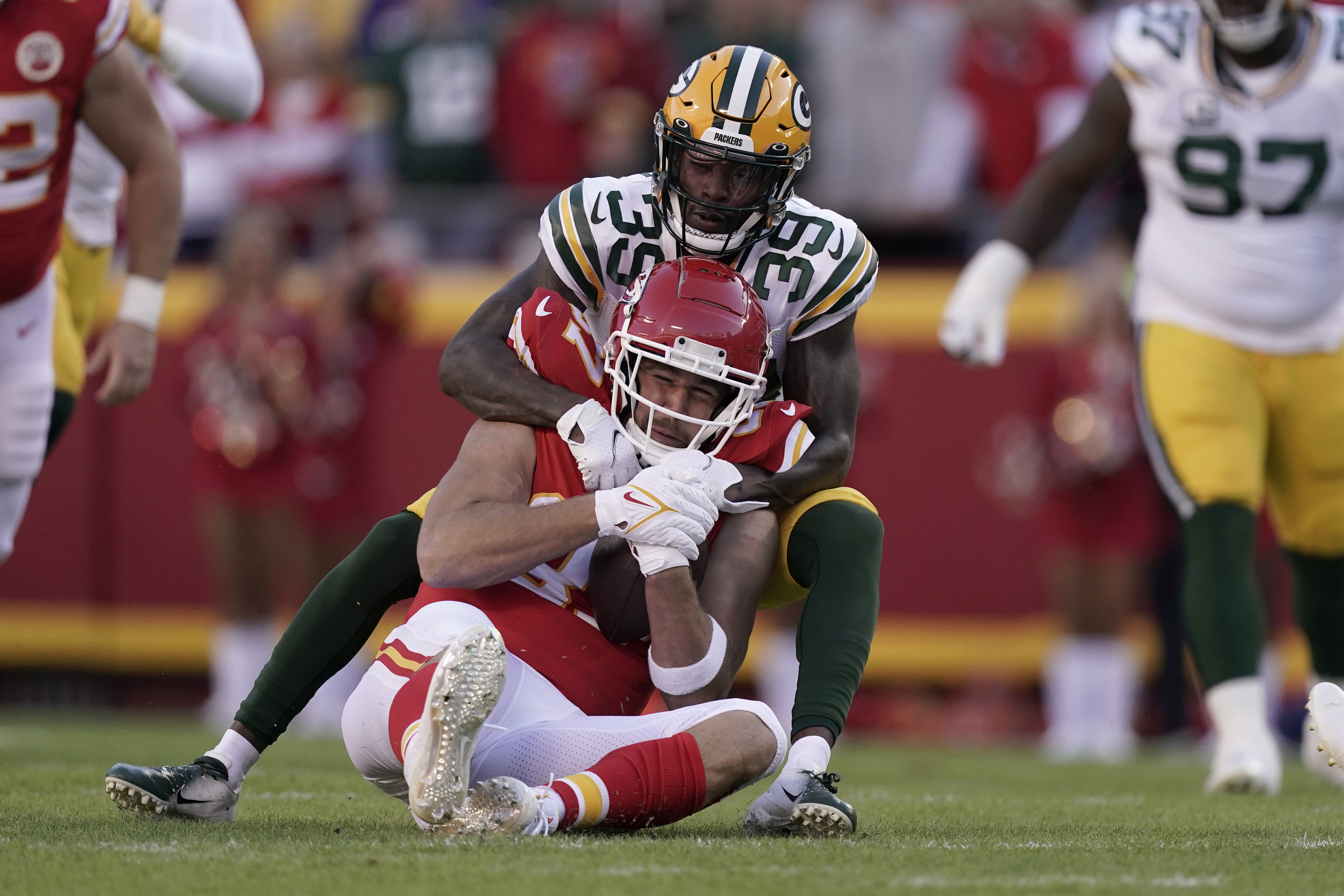 Chiefs edge Rodgers-less Packers 13-7 in defensive slugfest