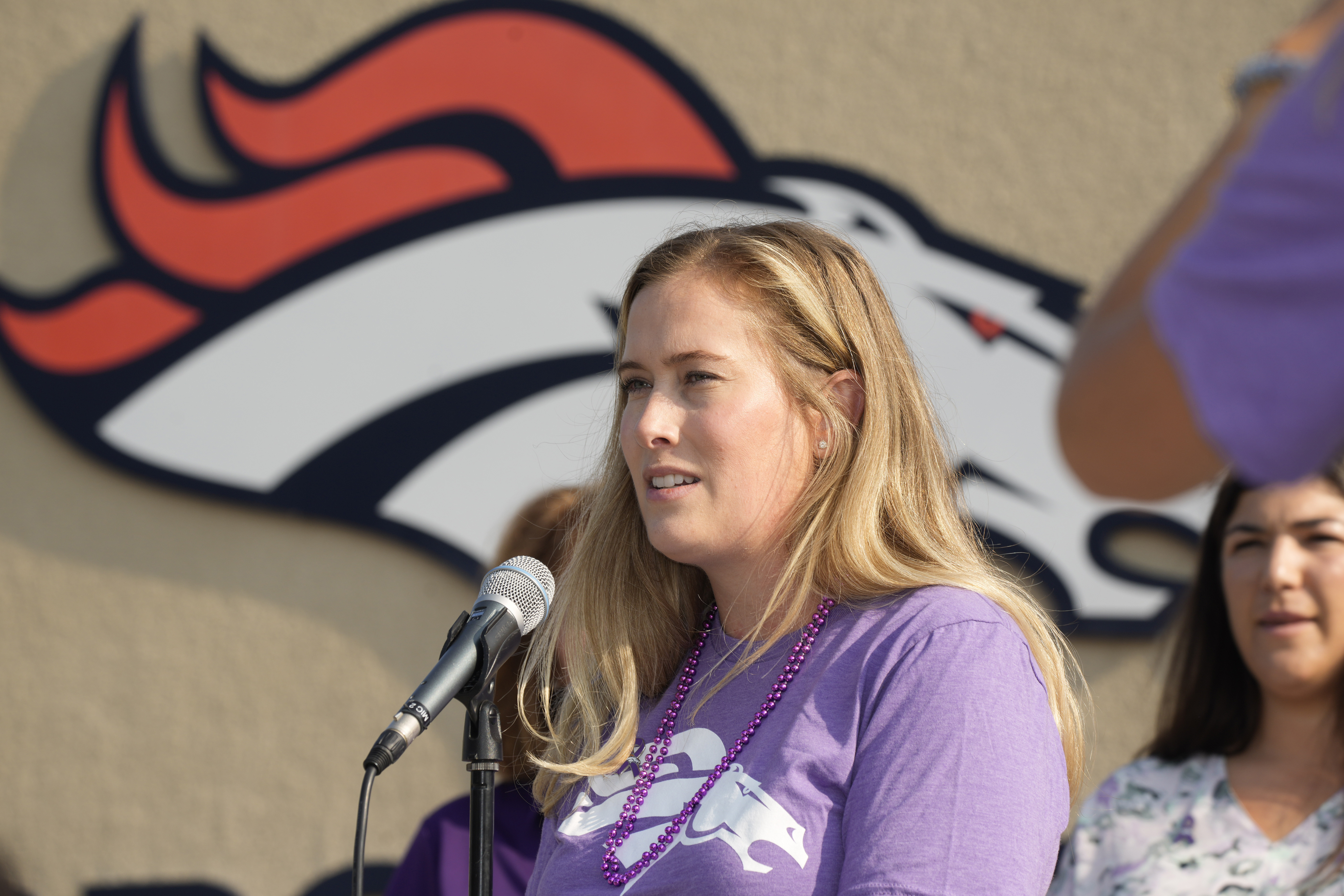 Annabel Bowlen, wife of Broncos owner Pat Bowlen, reveals Alzheimer's  diagnosis 