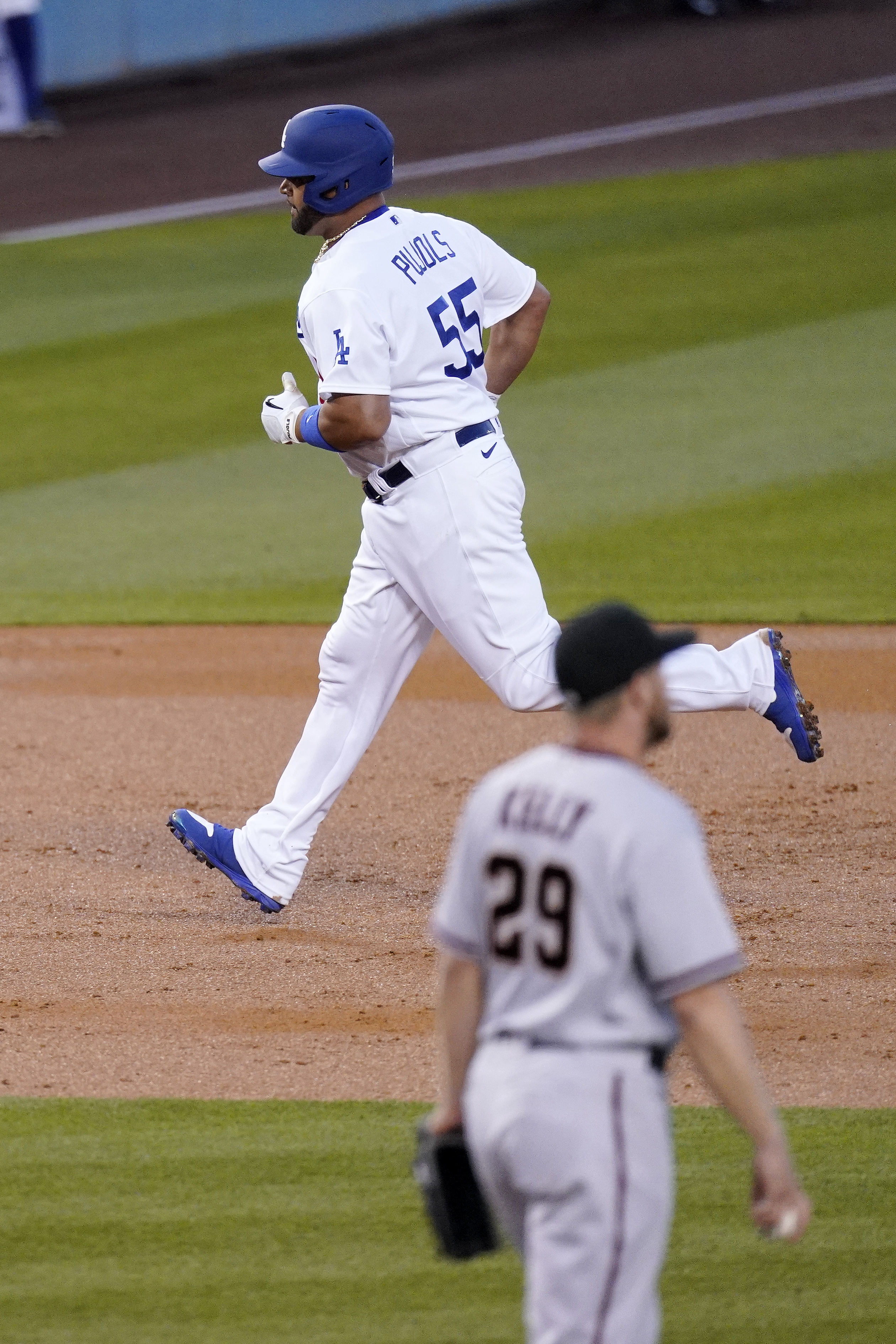 Albert Pujols hits first home run as a Dodger! (His 668th career homer!) 