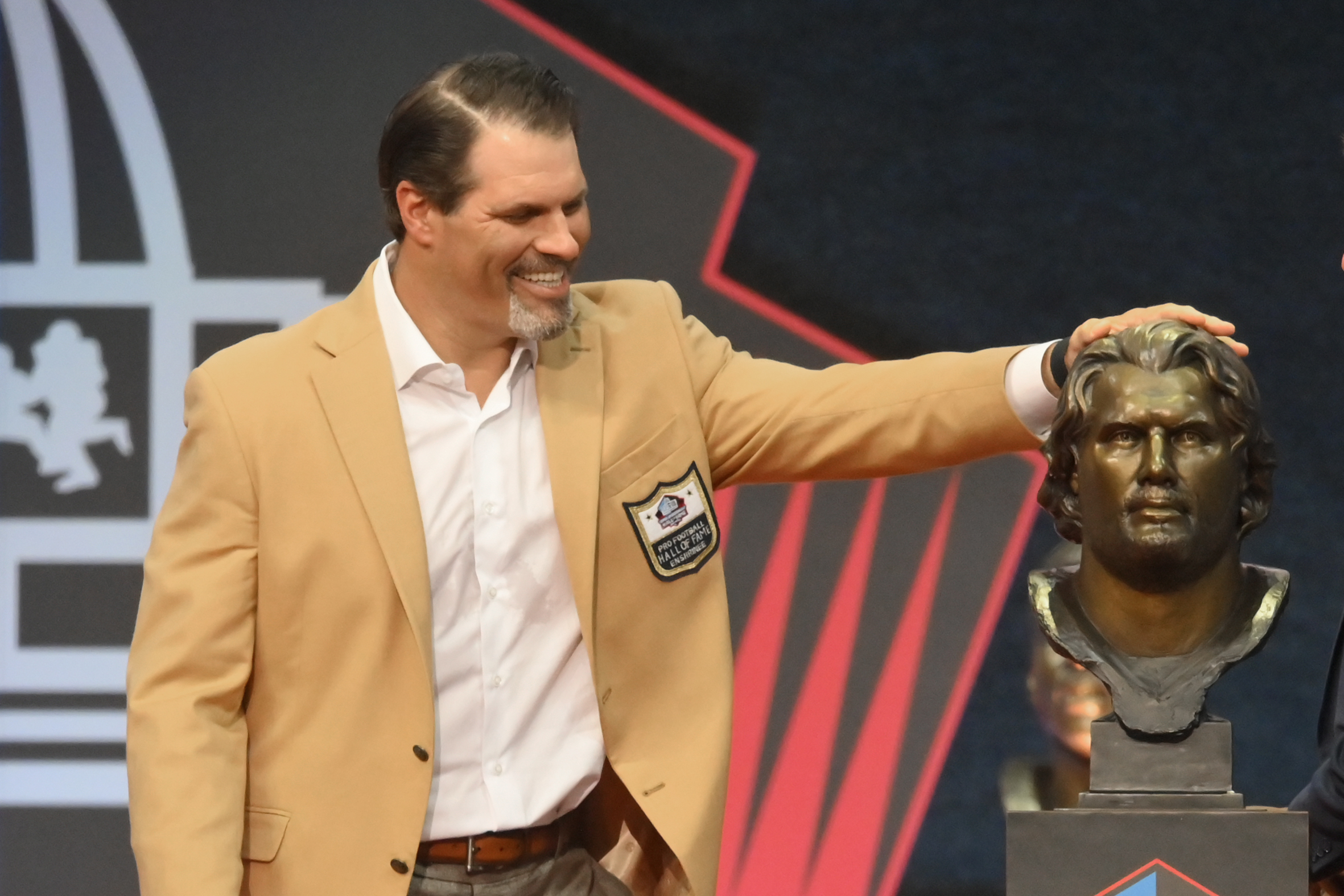 Jaguars' Walker eyes Hall of Fame: 'My main accolade is the gold jacket'