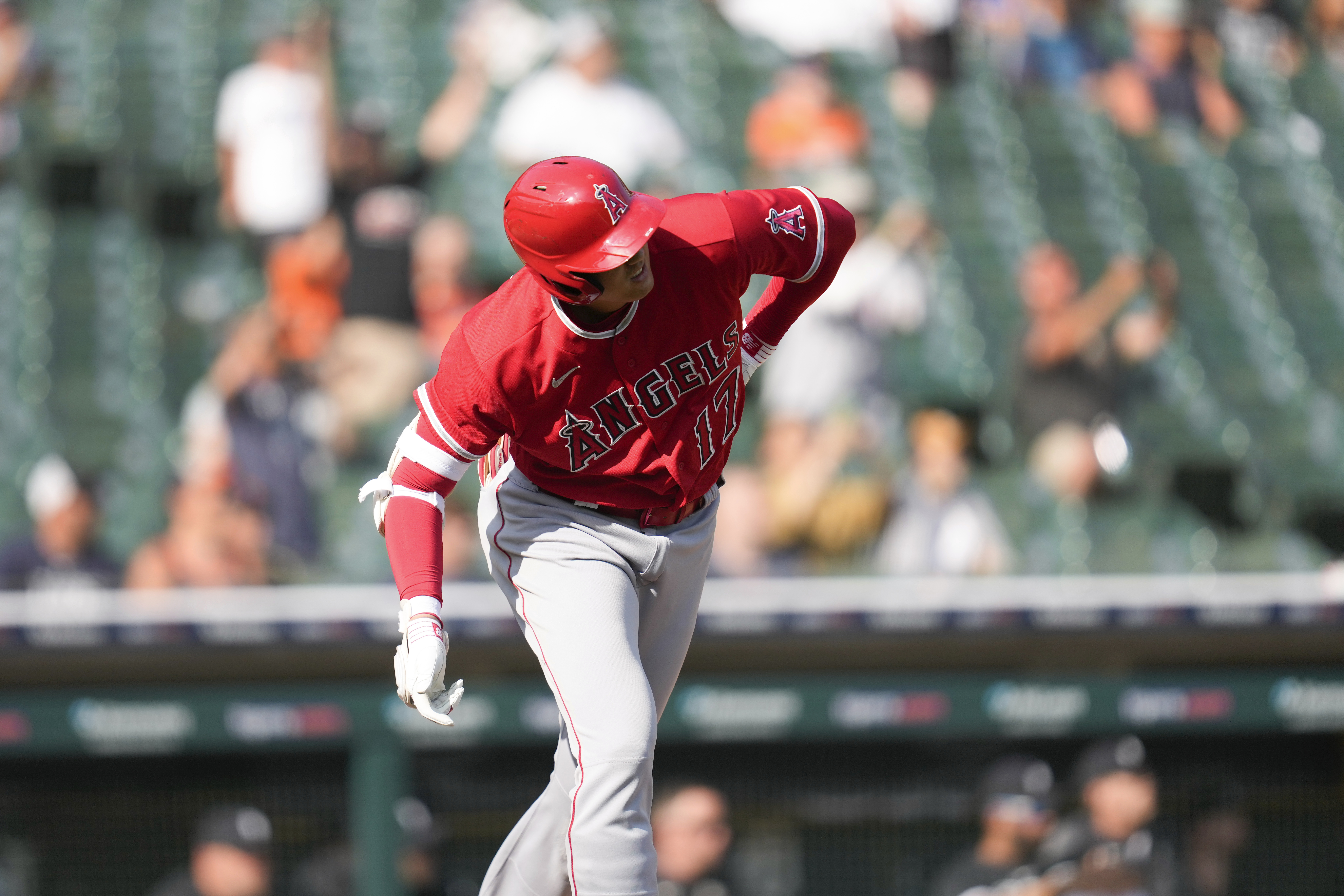 Shohei Ohtani fans get chance to see copy of Angels samurai helmet