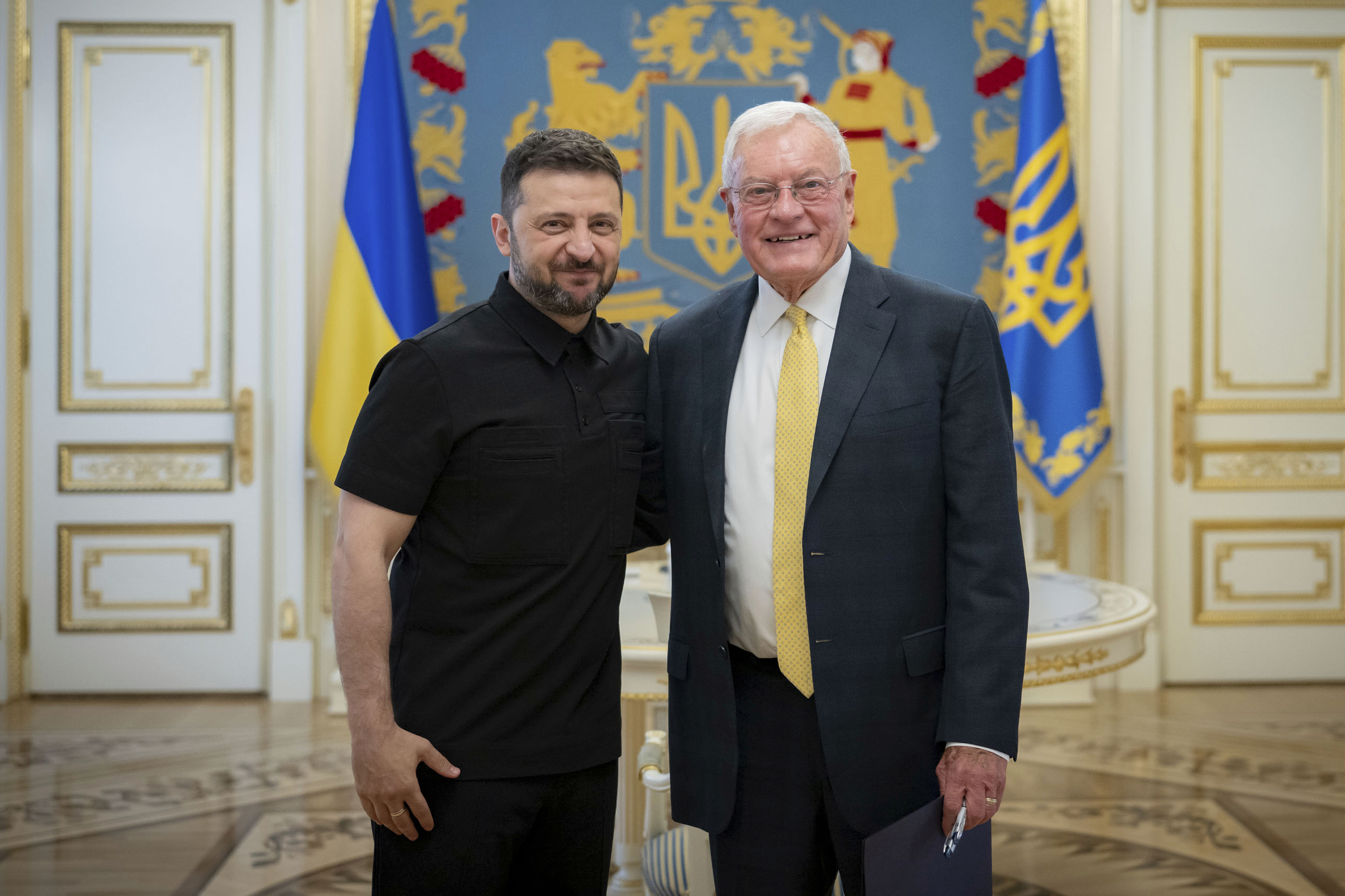 ね*）様 独立30周年記念メダル (2021年) Ukraine Ukraine's prime minister resigns, opening the door to a broad