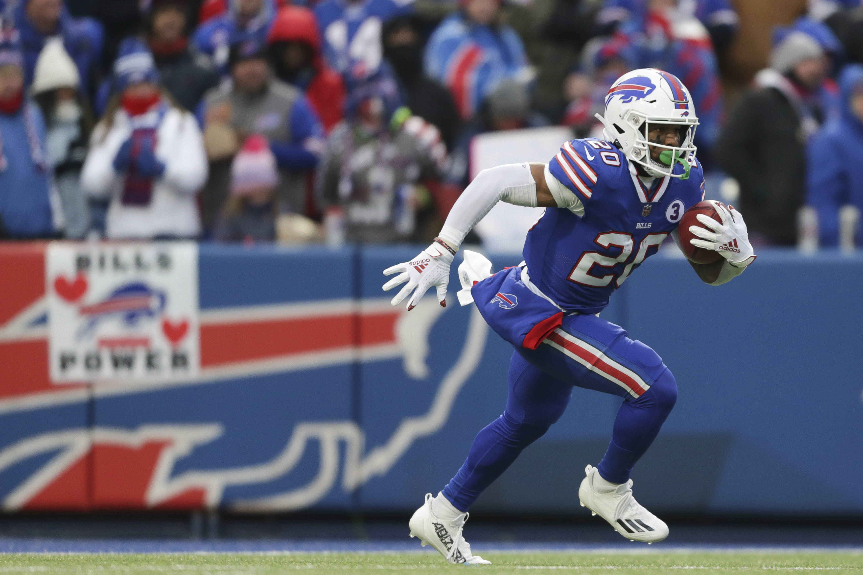 Bills RB Nyheim Hines returns opening kickoff 96 yards for stunning TD in  win over Patriots