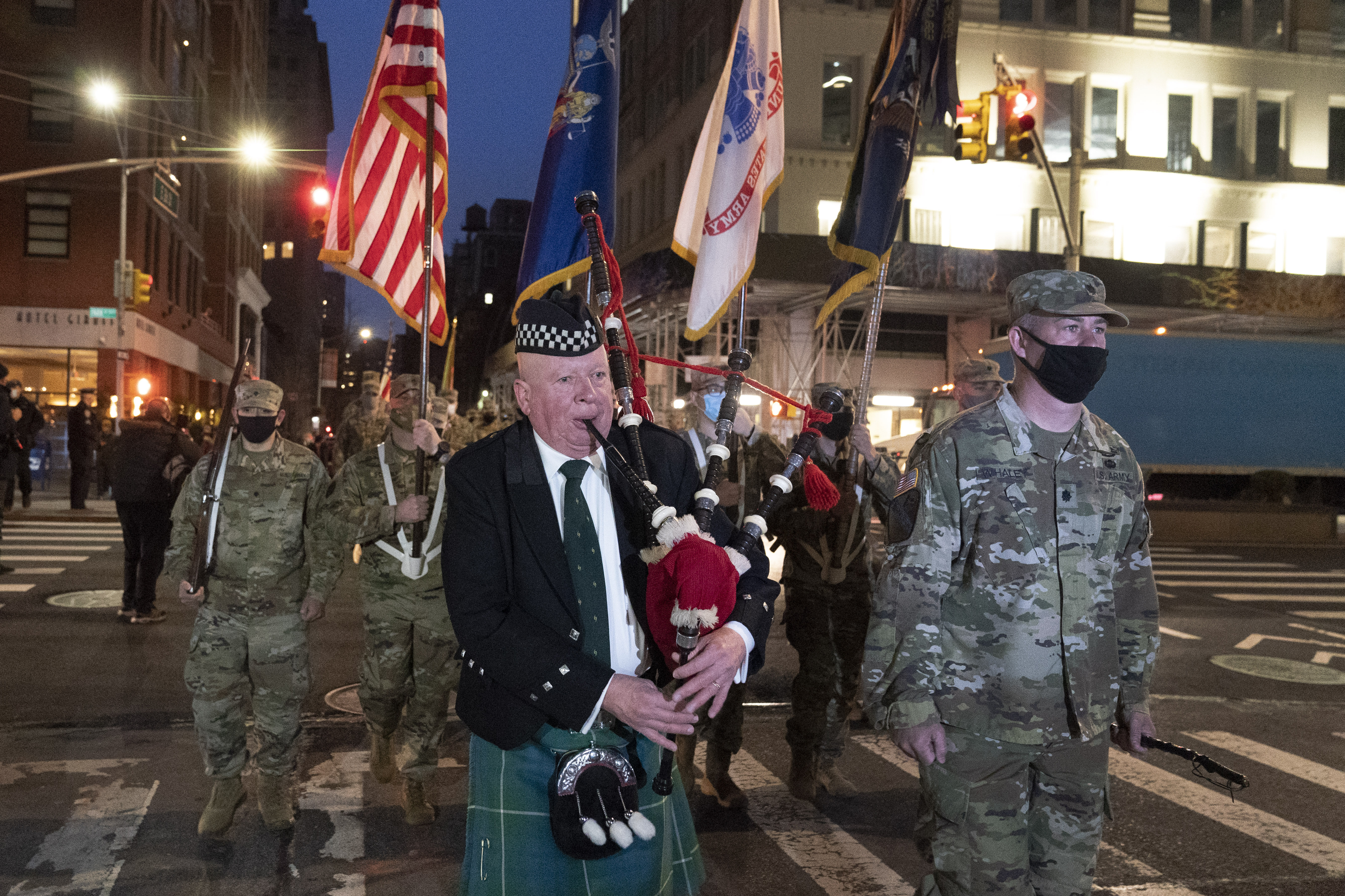 NYC St. Patrick's Day Parade: Mayor de Blasio marches