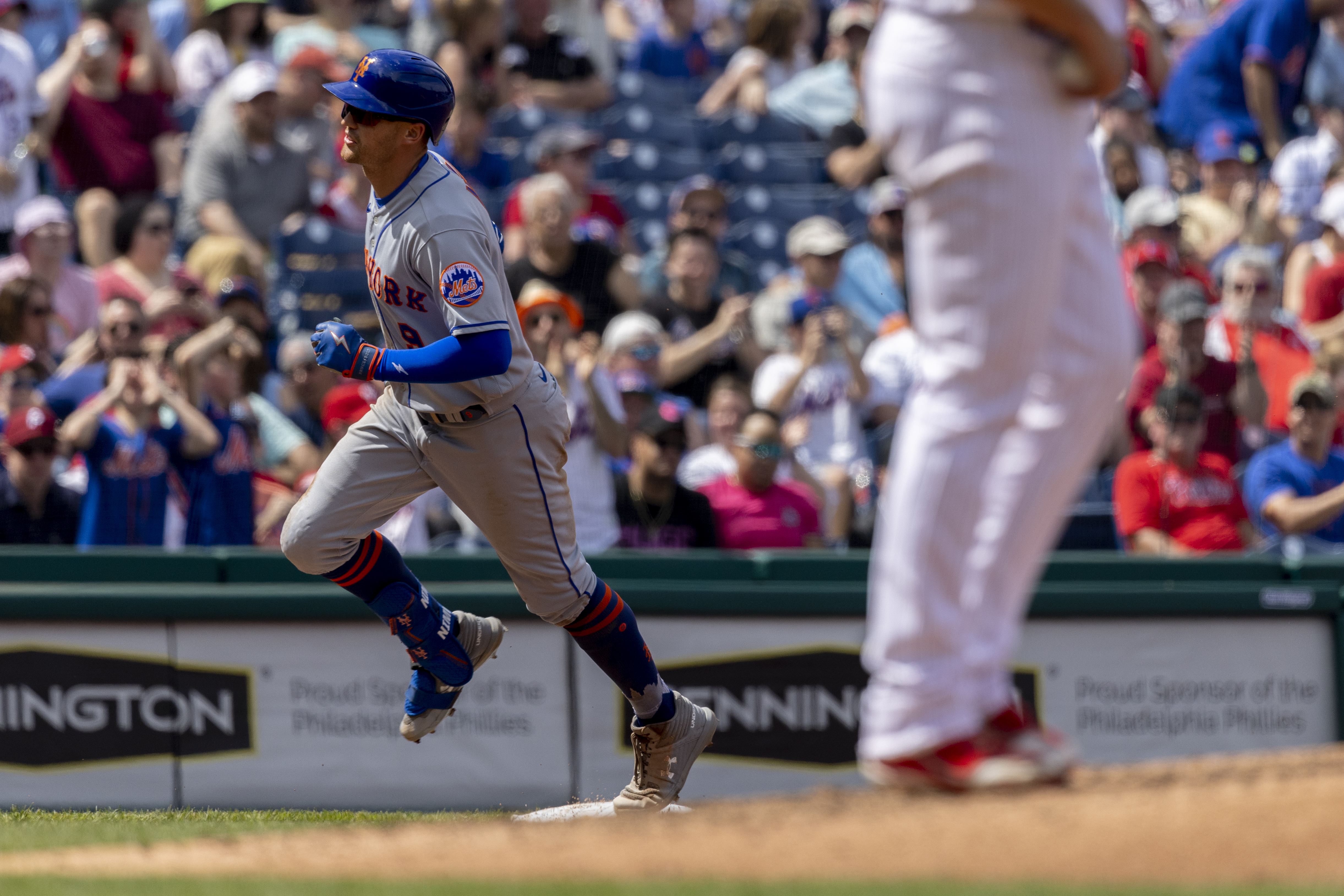 Max Scherzer cruises, Pete Alonso drives in 5 as Mets beat Phillies