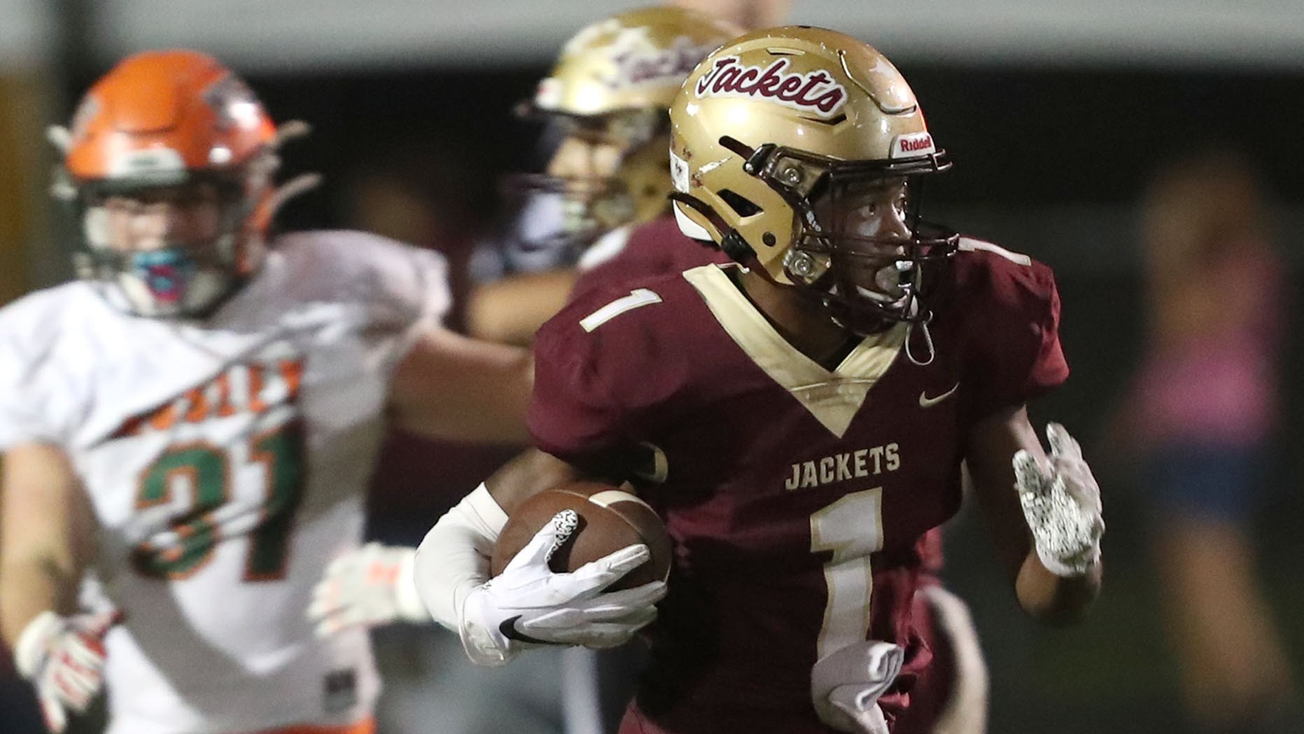 Gallery: Chiles football comes back to defeat Mosley