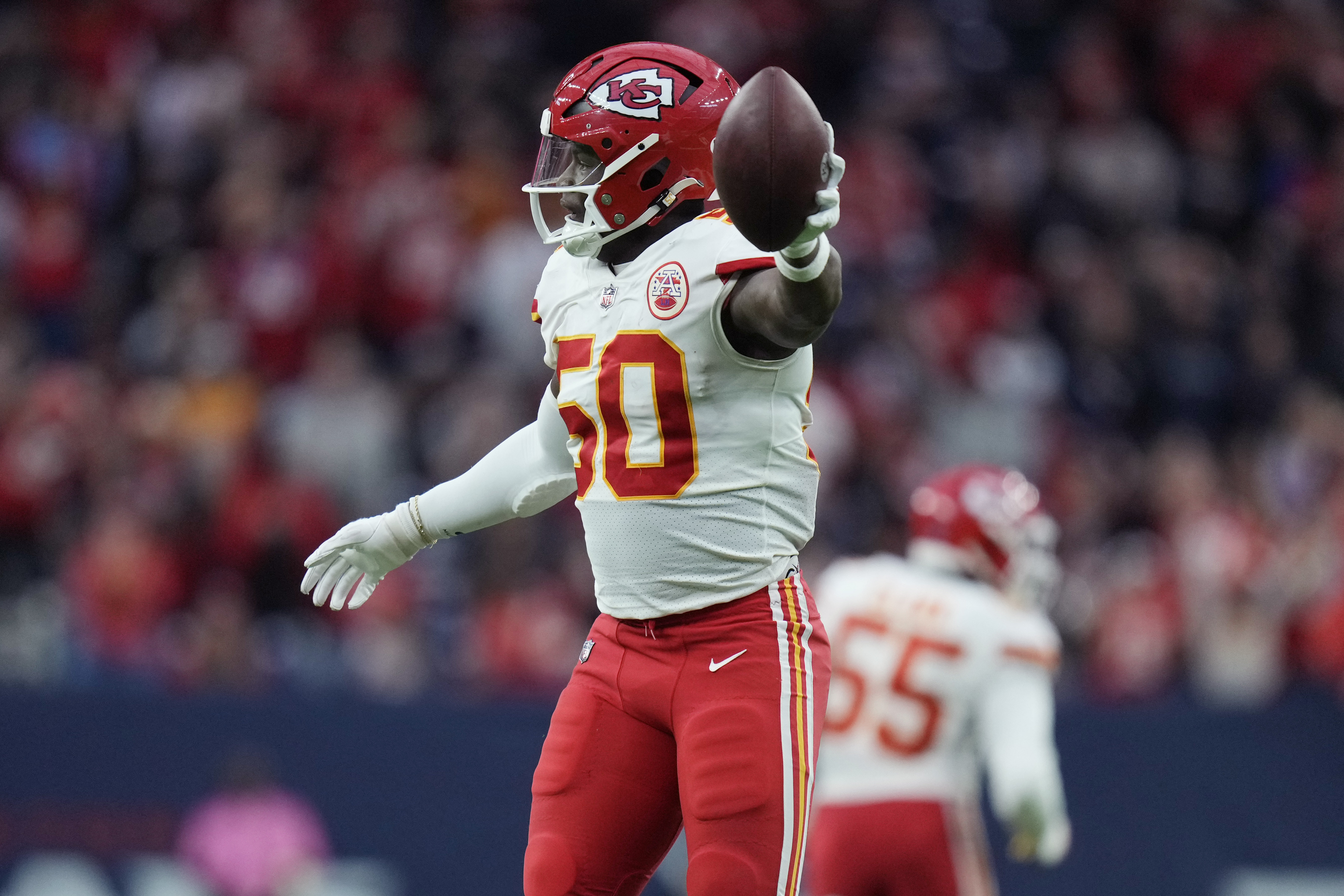 \ud83c\udfc8 McKinnon's 26-yard run in OT lifts Chiefs over Texans