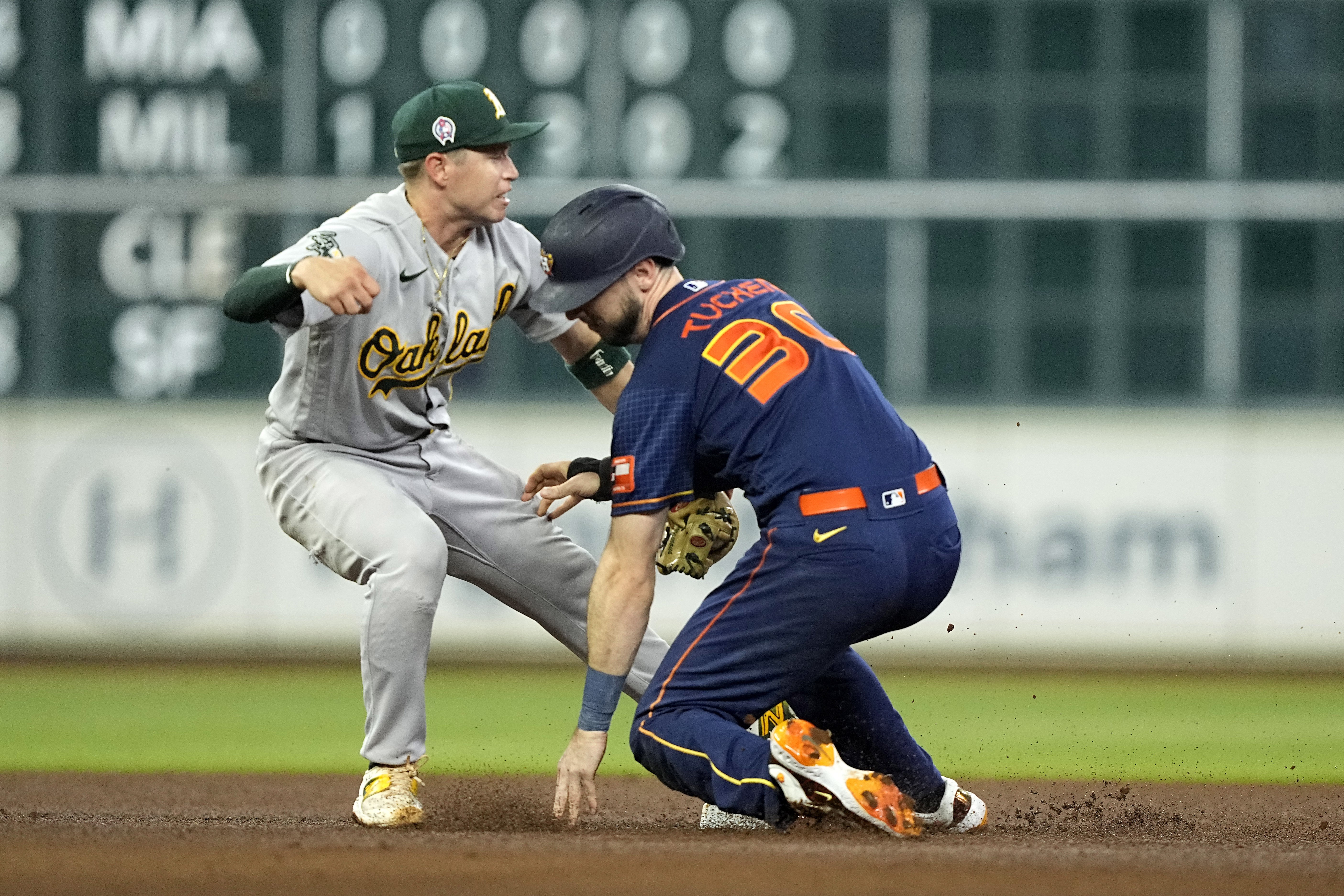 Monday night's A's game in Oakland had smallest crowd since 1979