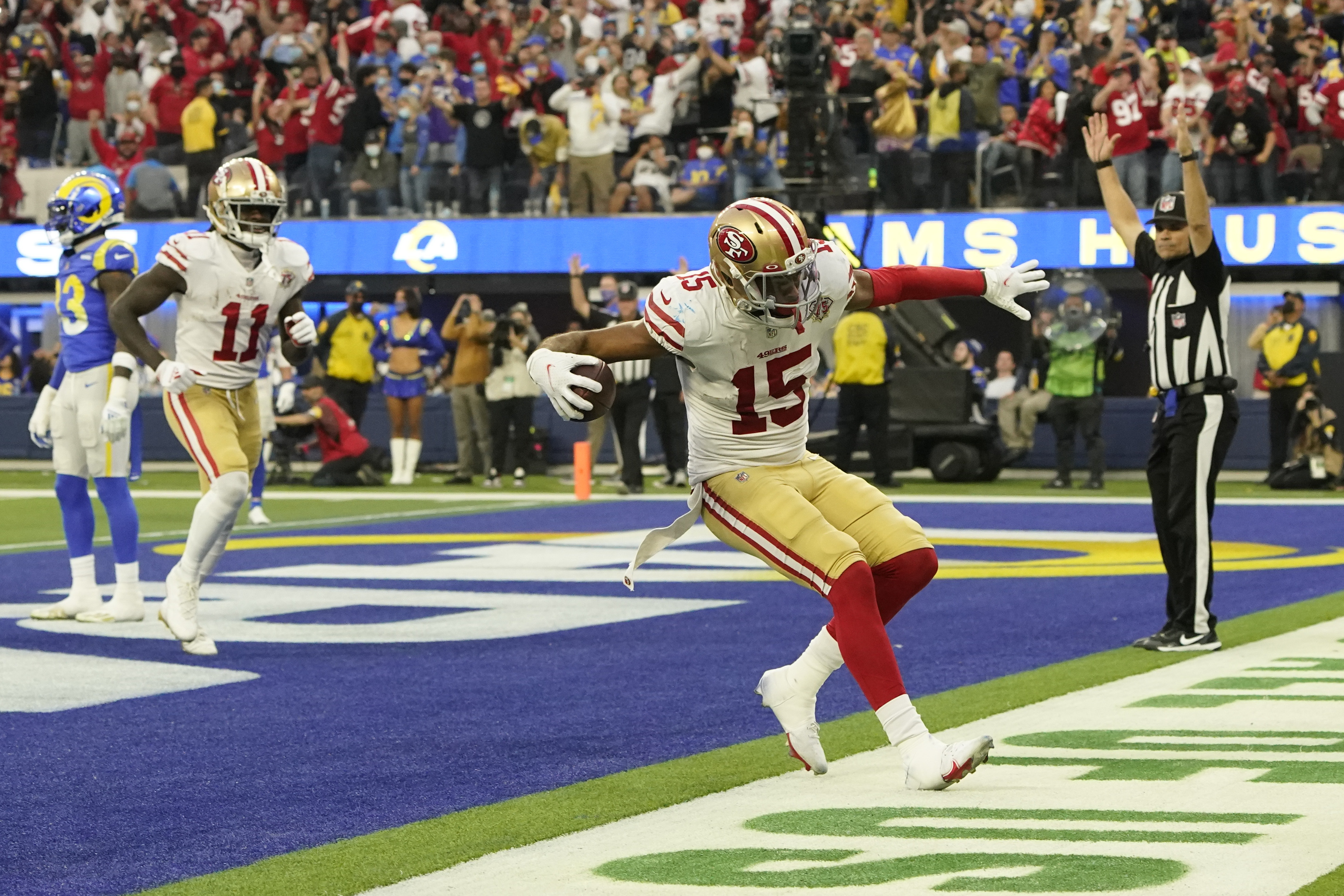 Jalen Ramsey, Robbie Gould get into it before halftime