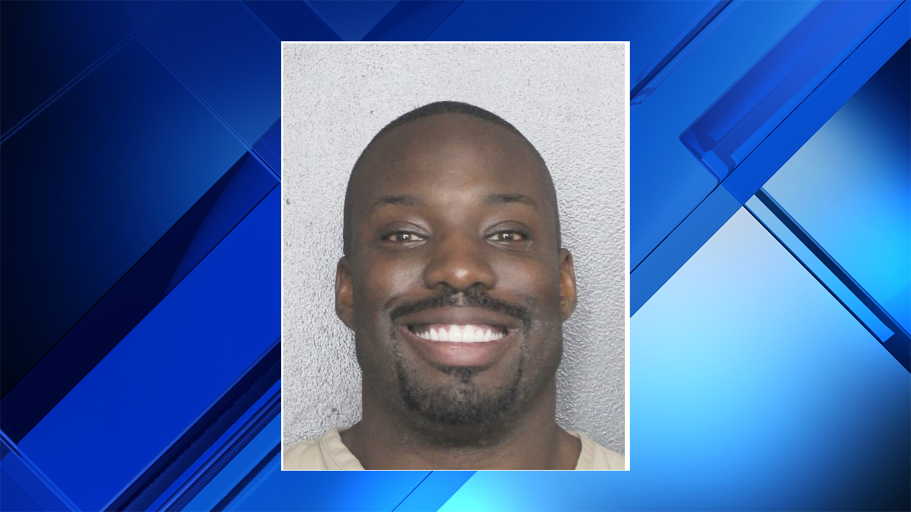 Ex-Dolphins player Vontae Davis faces DUI charge following crash on Florida  Turnpike - CBS Miami