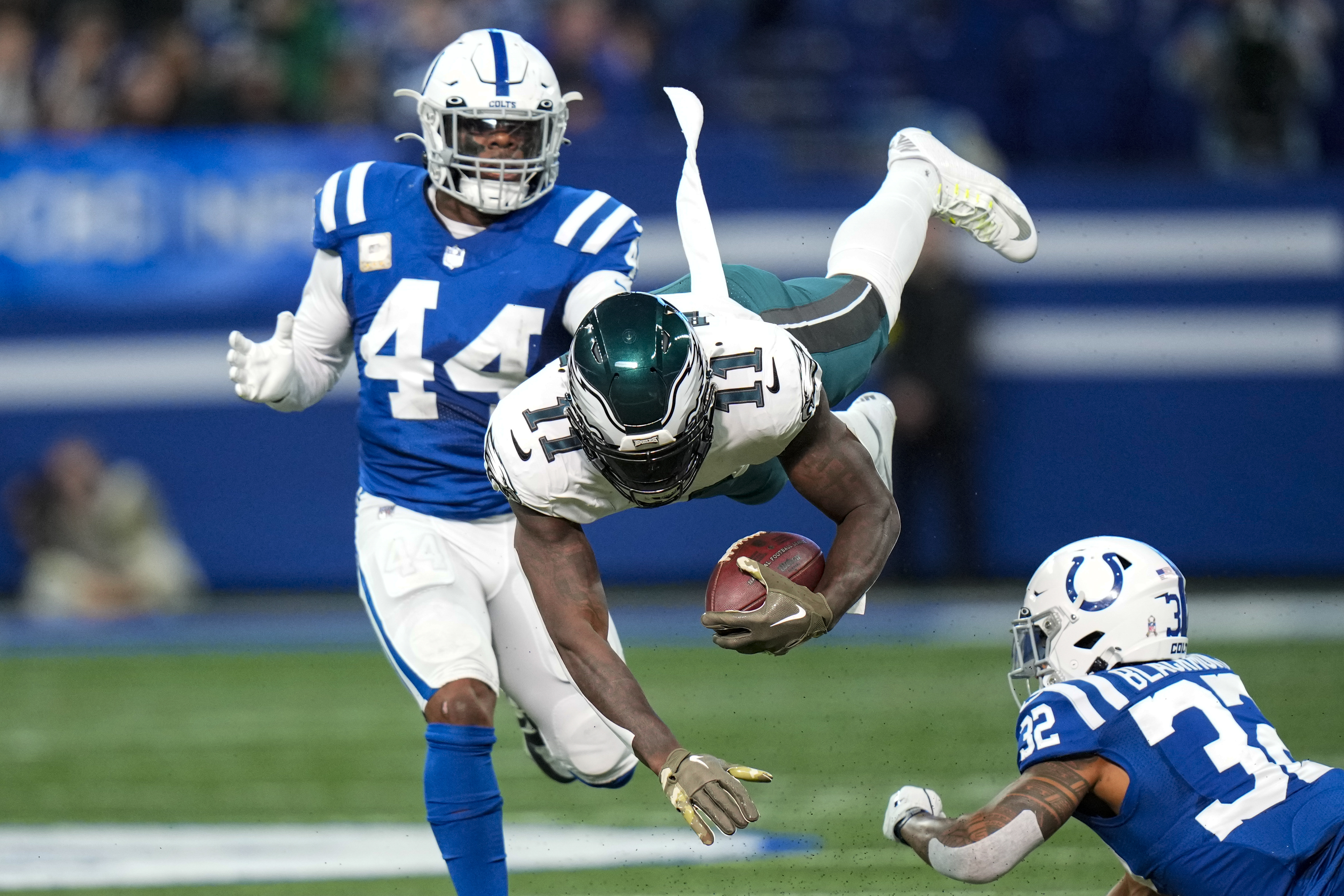 Watch: Jalen Hurts delivers a dime to Quez Watkins for TD vs. Colts