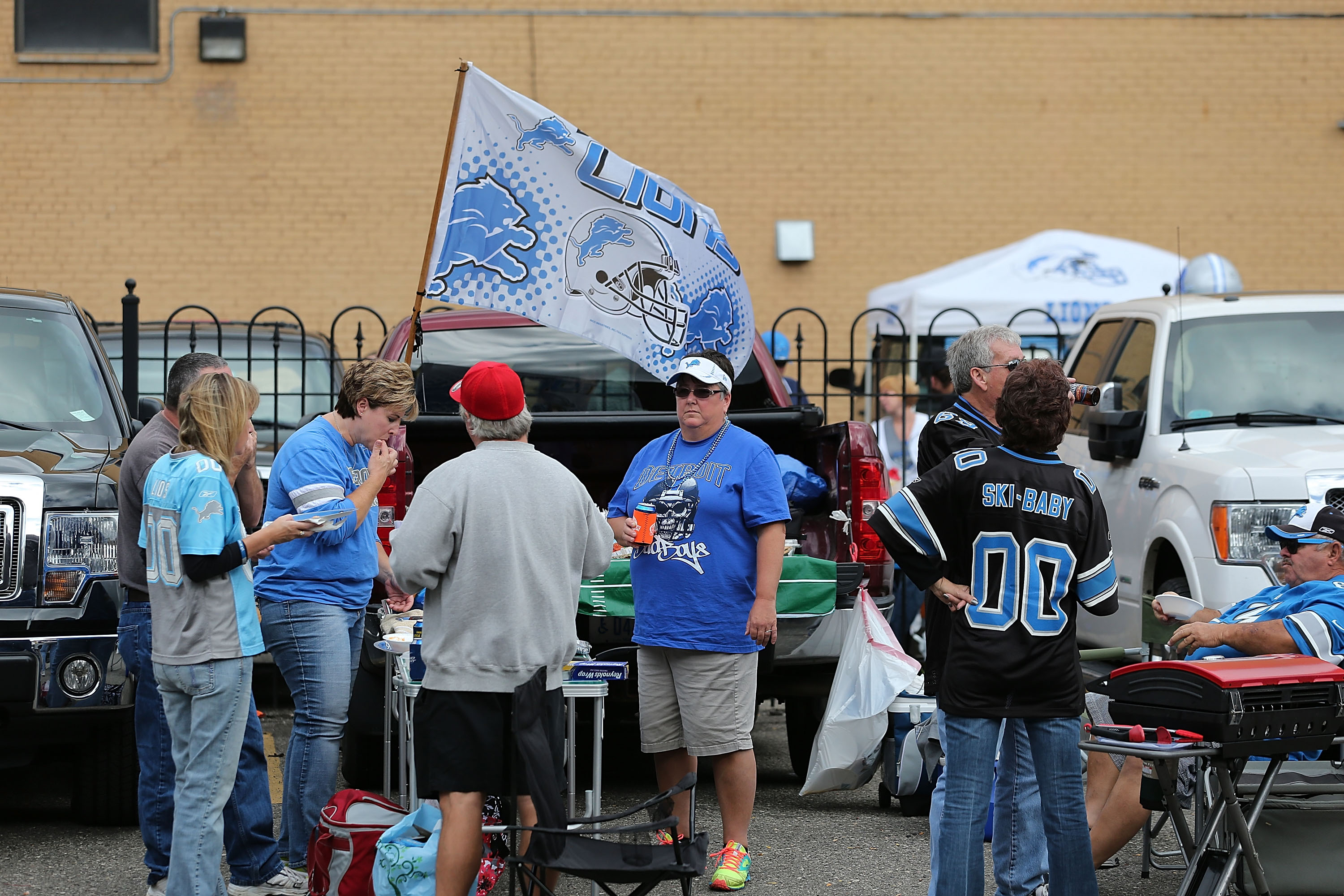 tailgating lions game