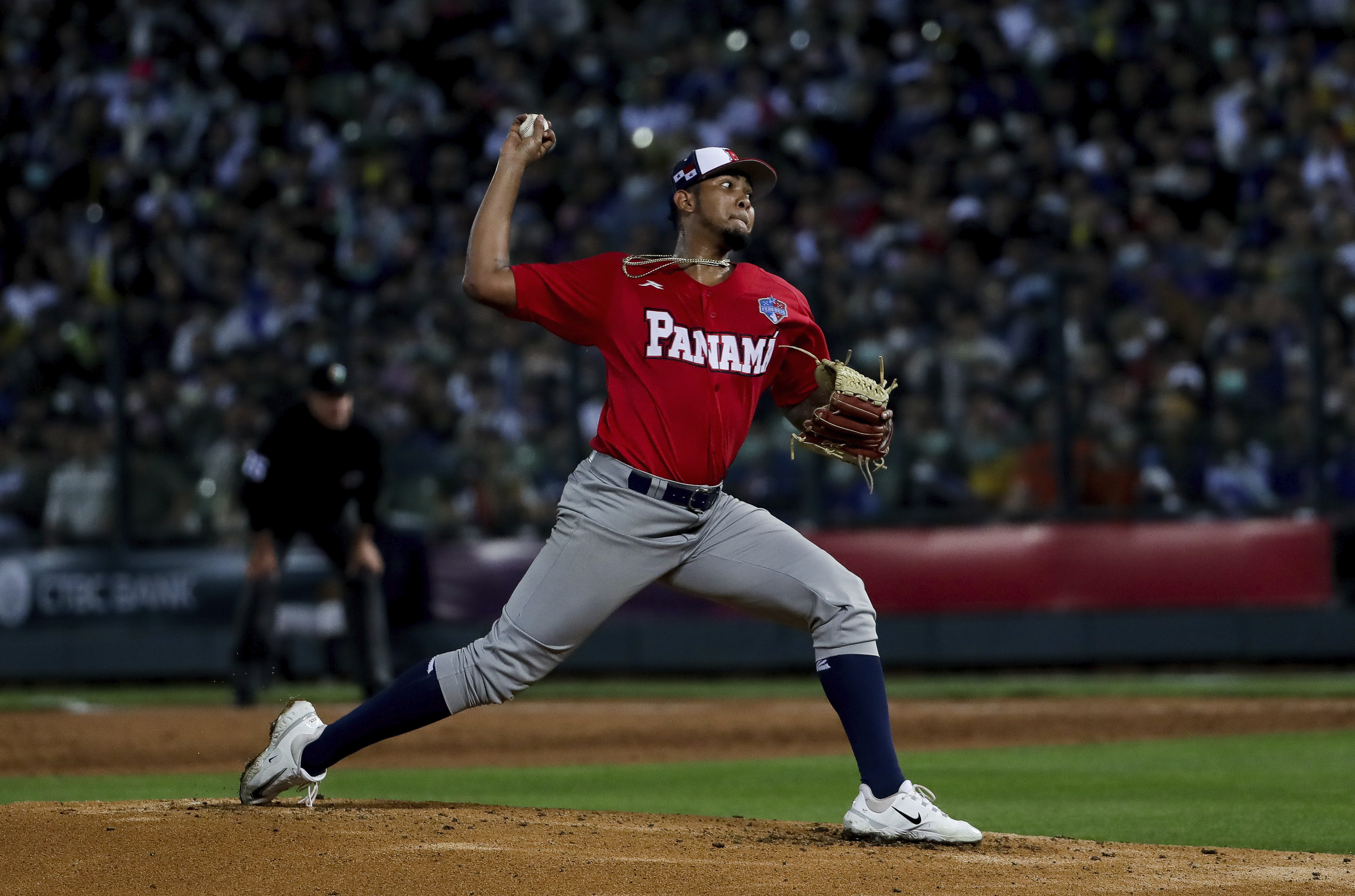 Netherlands tops Cuba 4-2, Panama beats Taiwan 12-5 at World