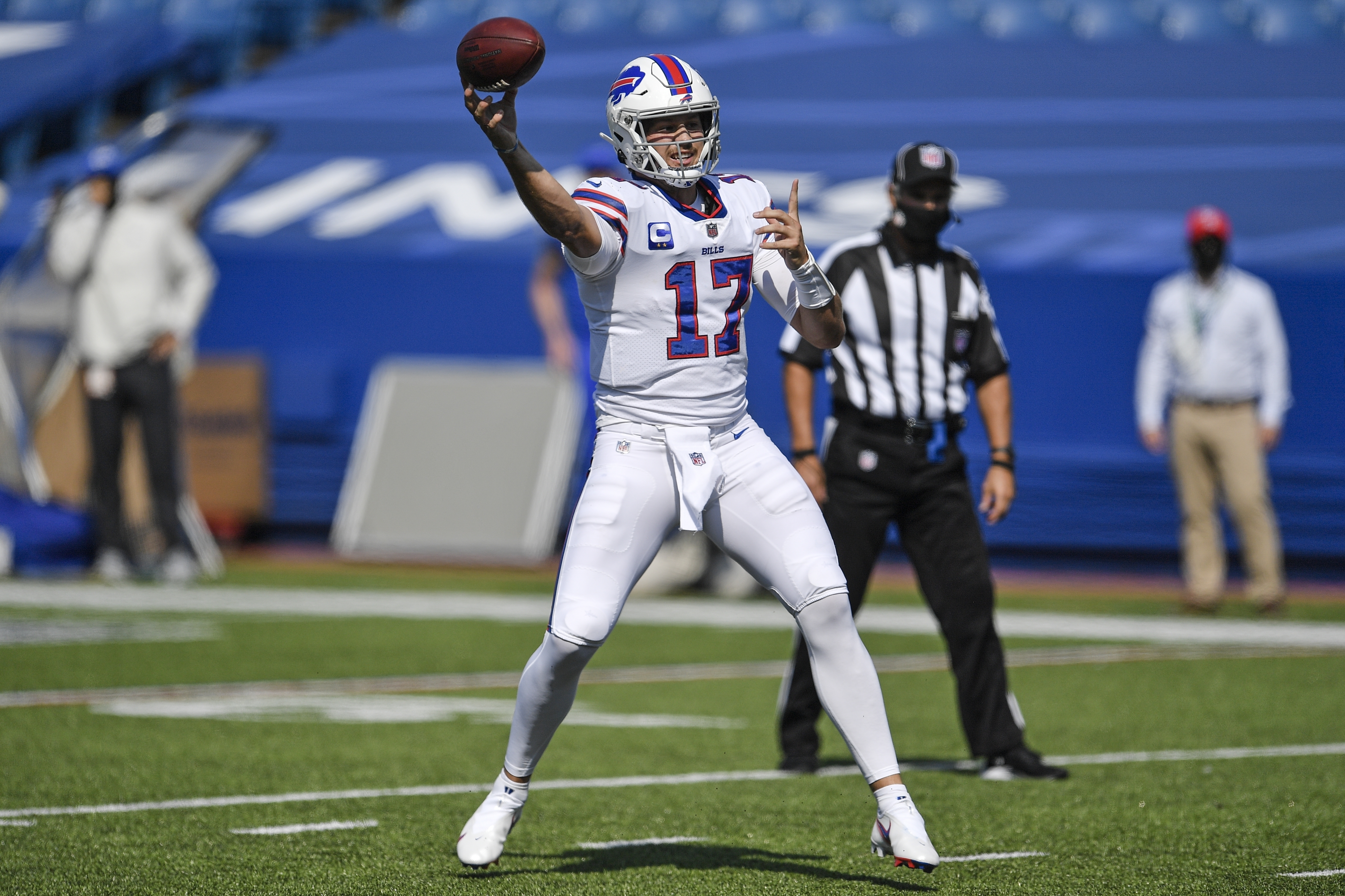 Bills rally to beat Rams 35-32 after blowing 25-point lead