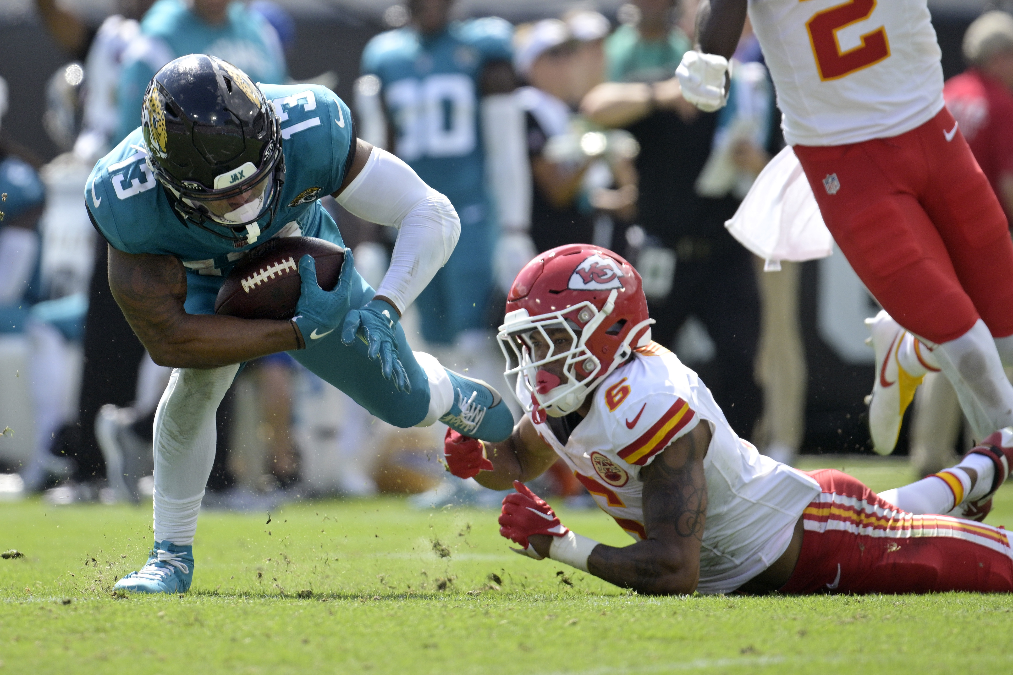 NFL Week 2: Patrick Mahomes, Chiefs get past early mistakes to beat Jaguars,  avoid 0-2 start