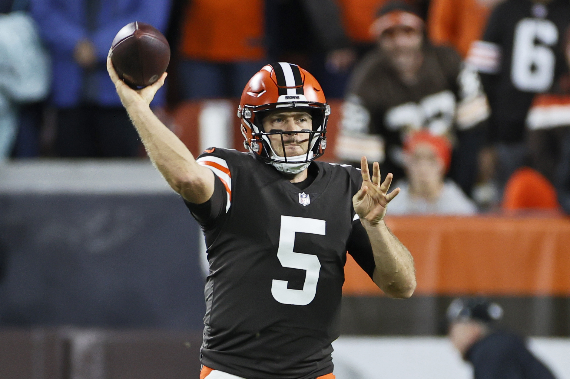 Browns' Mayfield still out, Mullens starting QB today