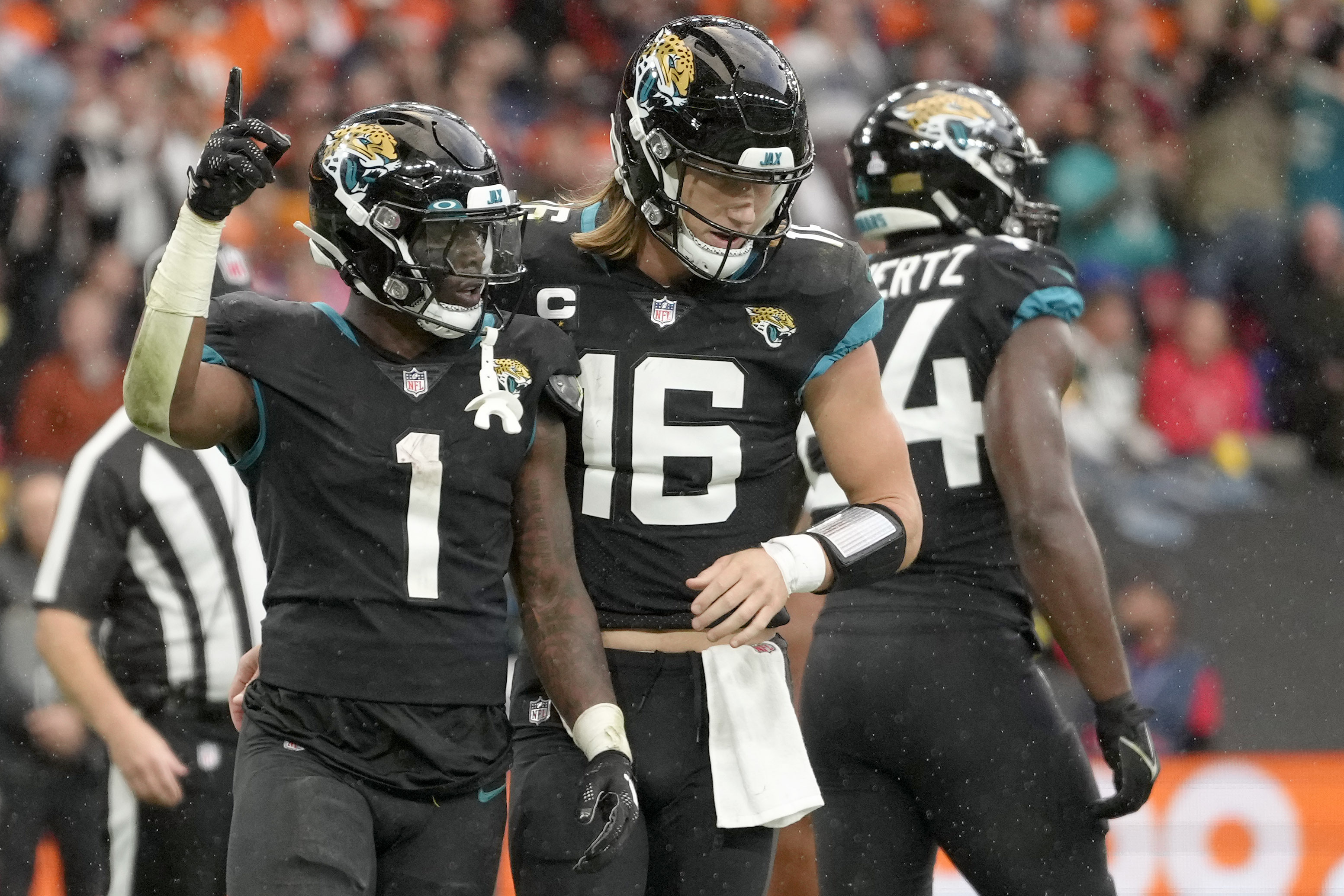 NFL playoffs: Trevor Lawrence, Jaguars rally to beat Chargers in