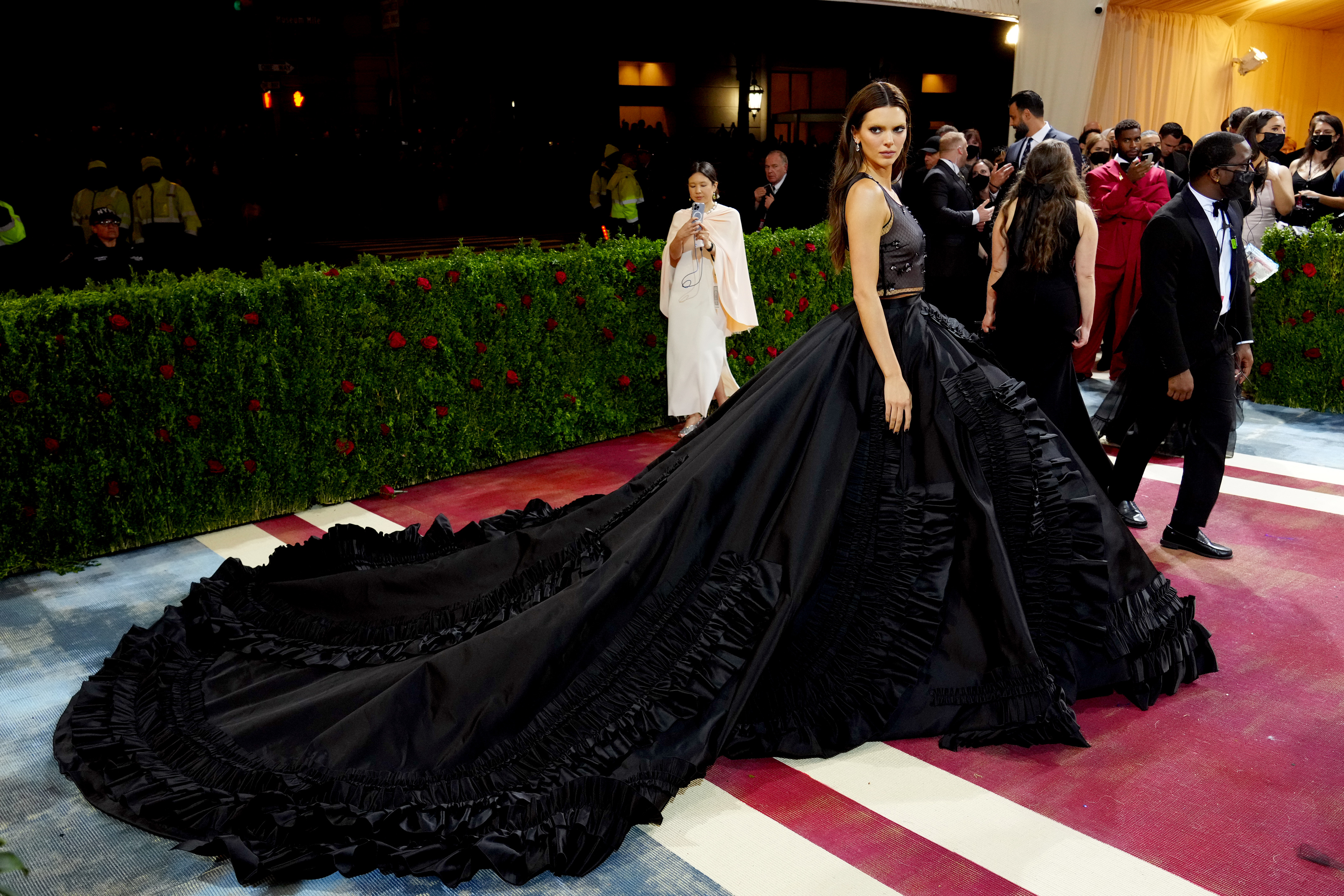 Shawn Mendes Is Sleek in Tommy Hilfiger at 2022 Met Gala: See Photos