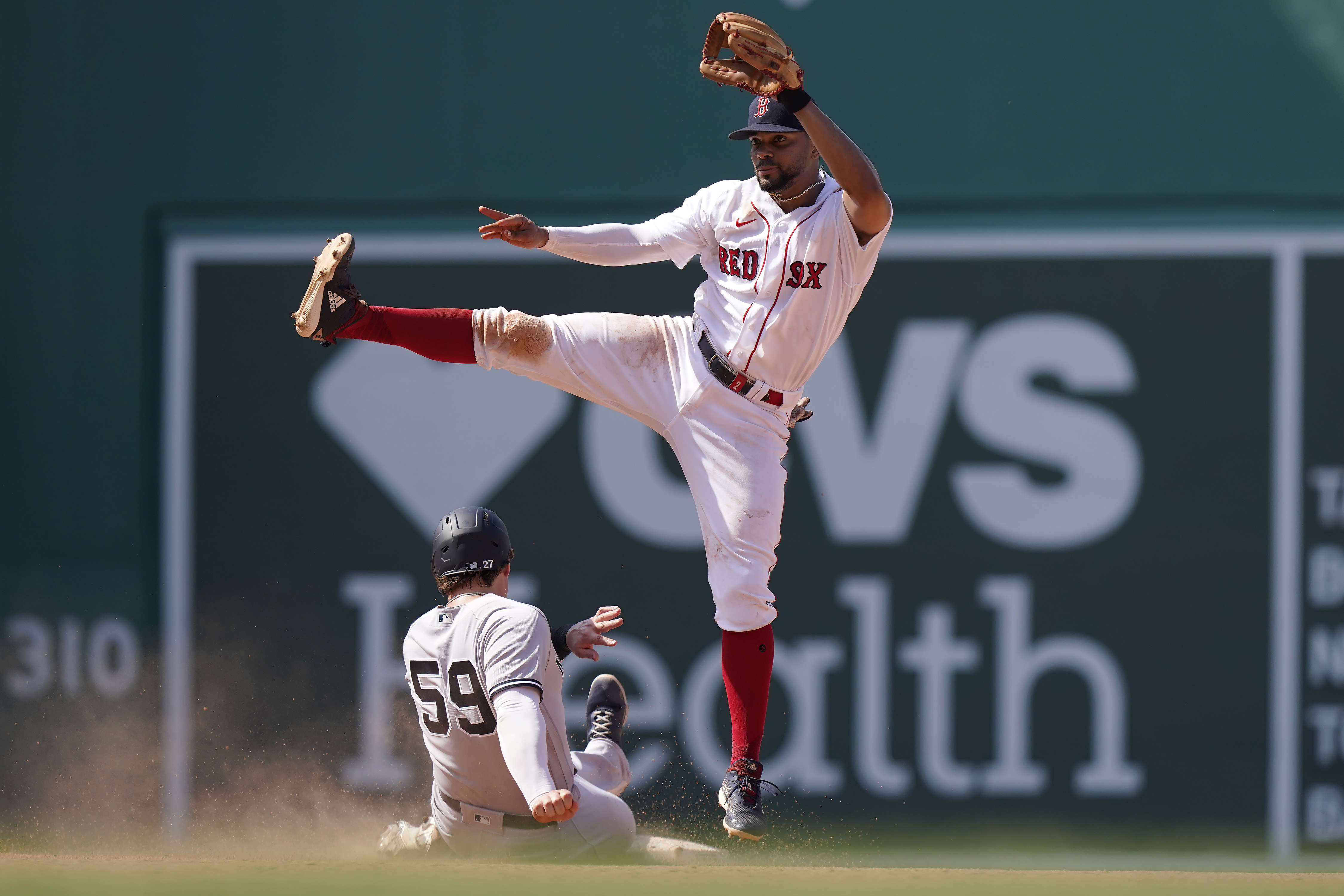 Martinez helps Red Sox end slide with 6-0 win over Orioles