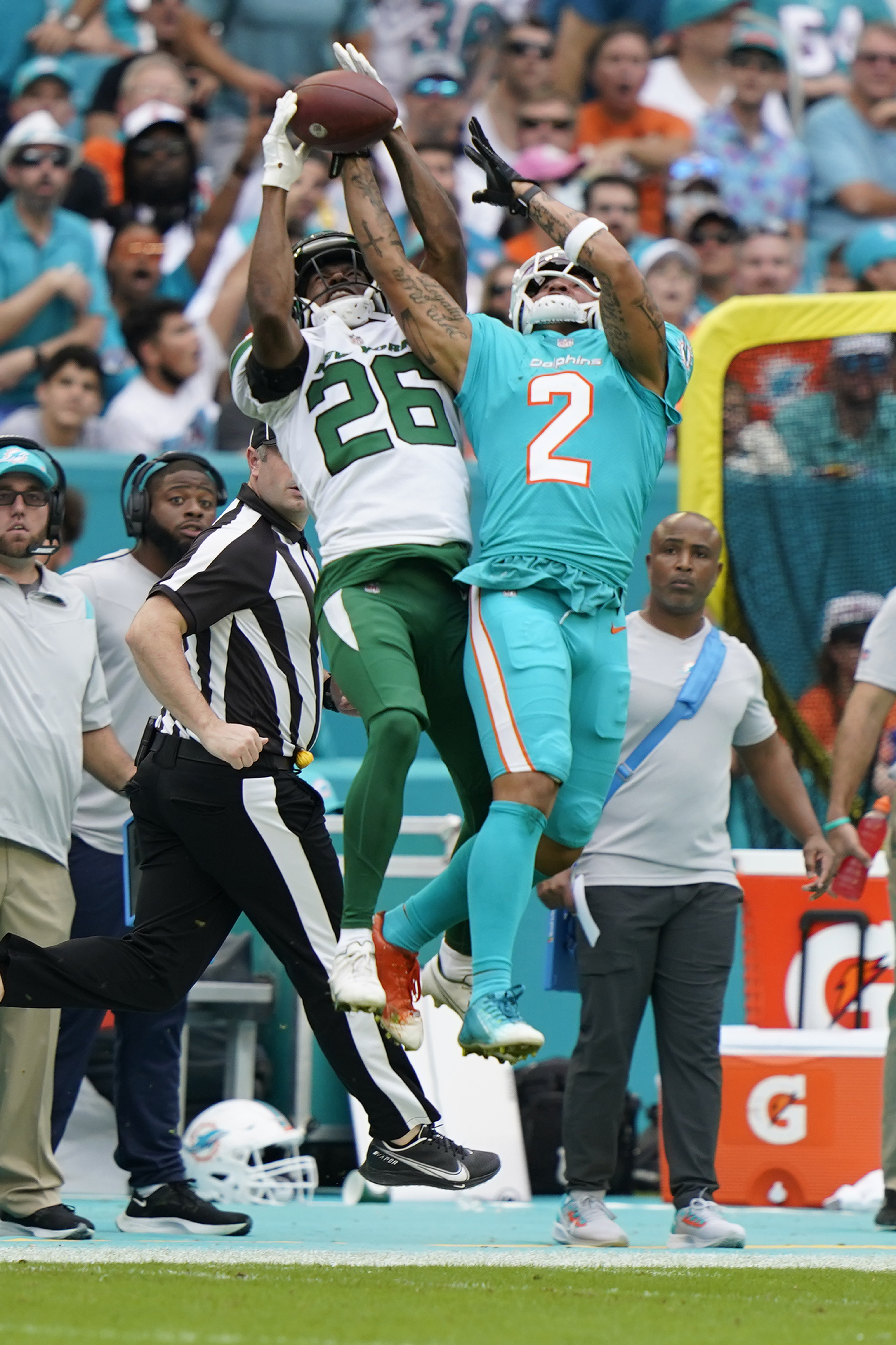 Dolphins extend winning streak to 6, rally past Jets 31-24 - The