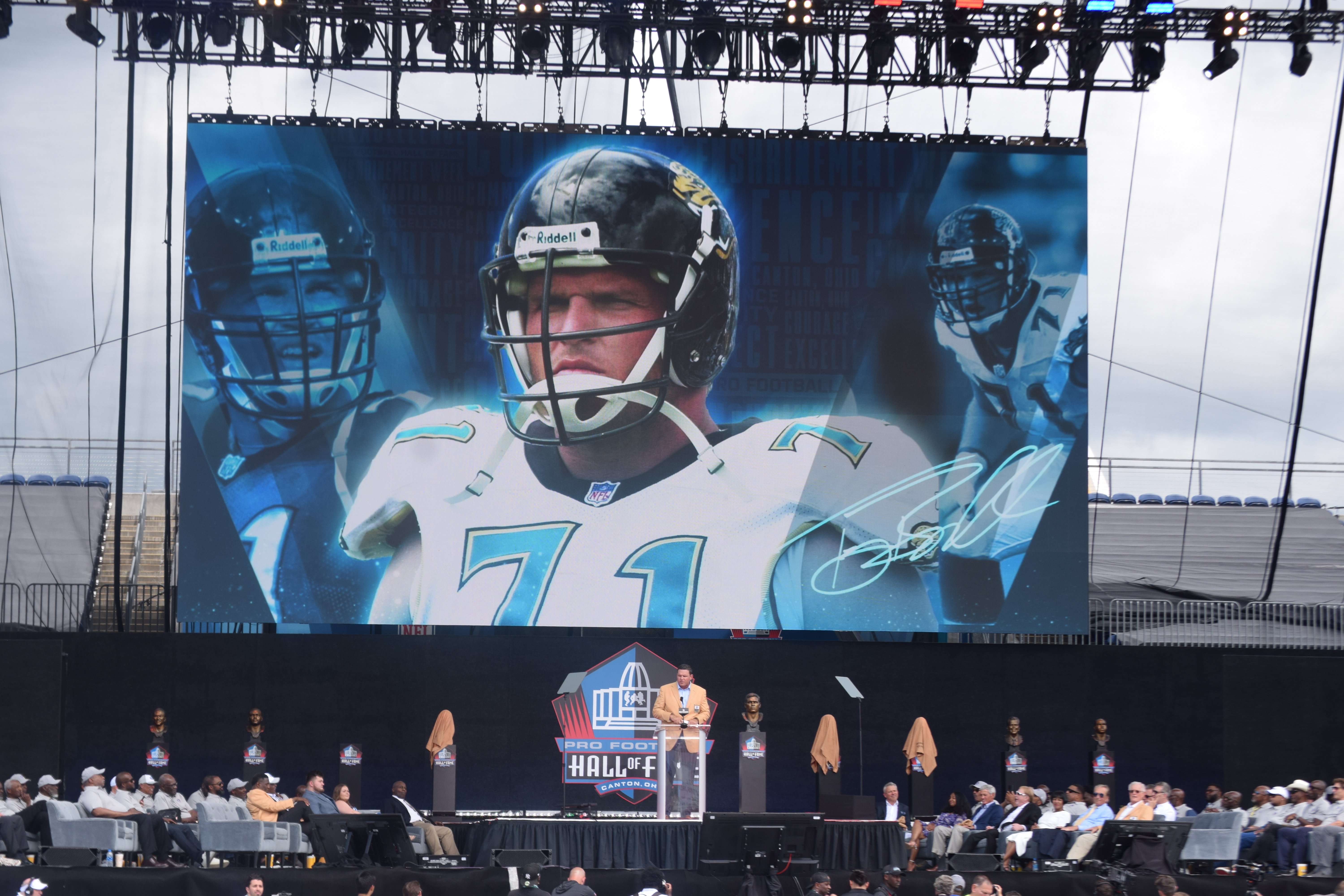 Jacksonville Jaguars - Tony Boselli isn't the only one headed to Canton.  We'll kick off our 2022 season against the Las Vegas Raiders in the Pro  Football Hall of Fame Game! Details: