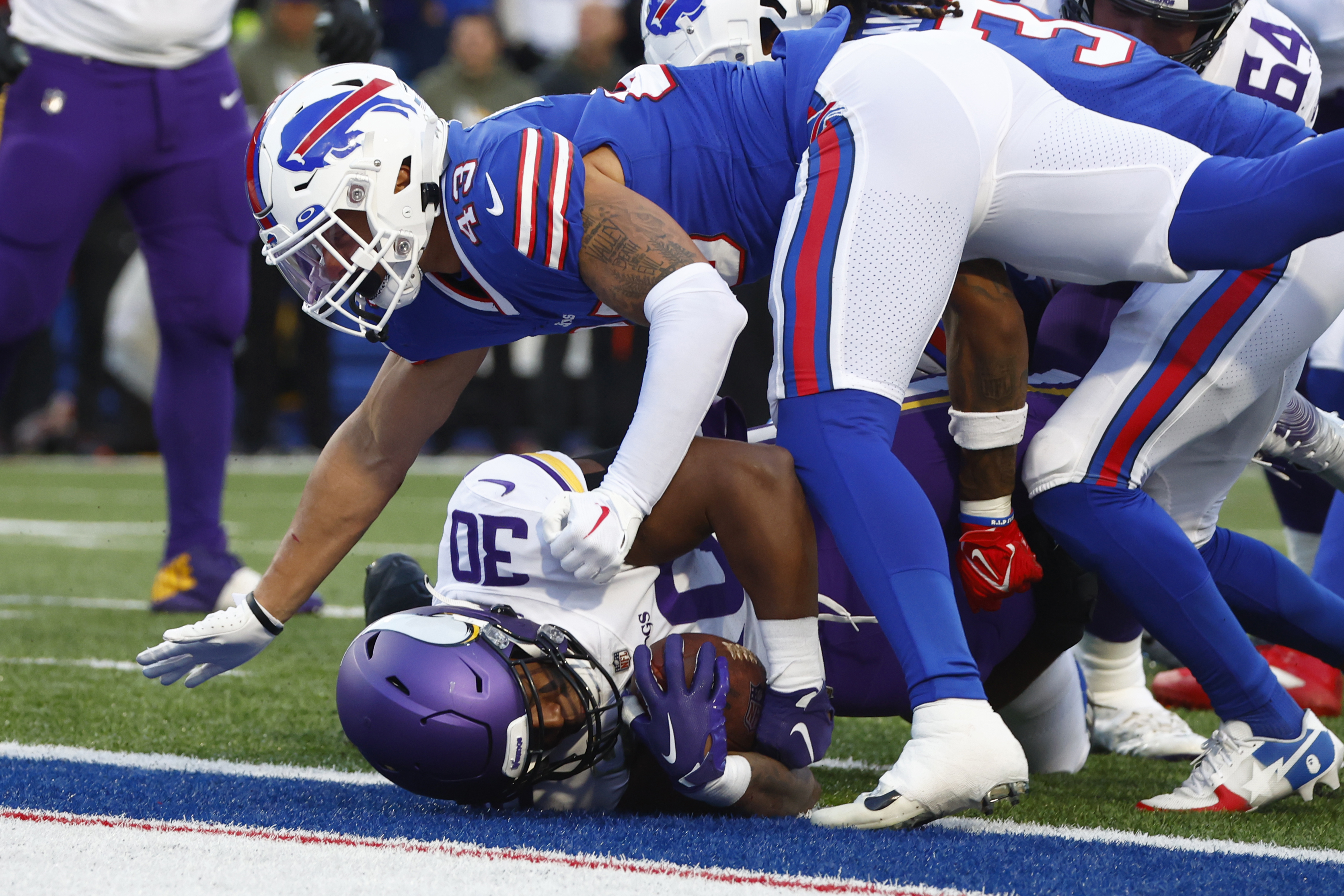 Vikings rally from 17 points down, stun host Bills in overtime 